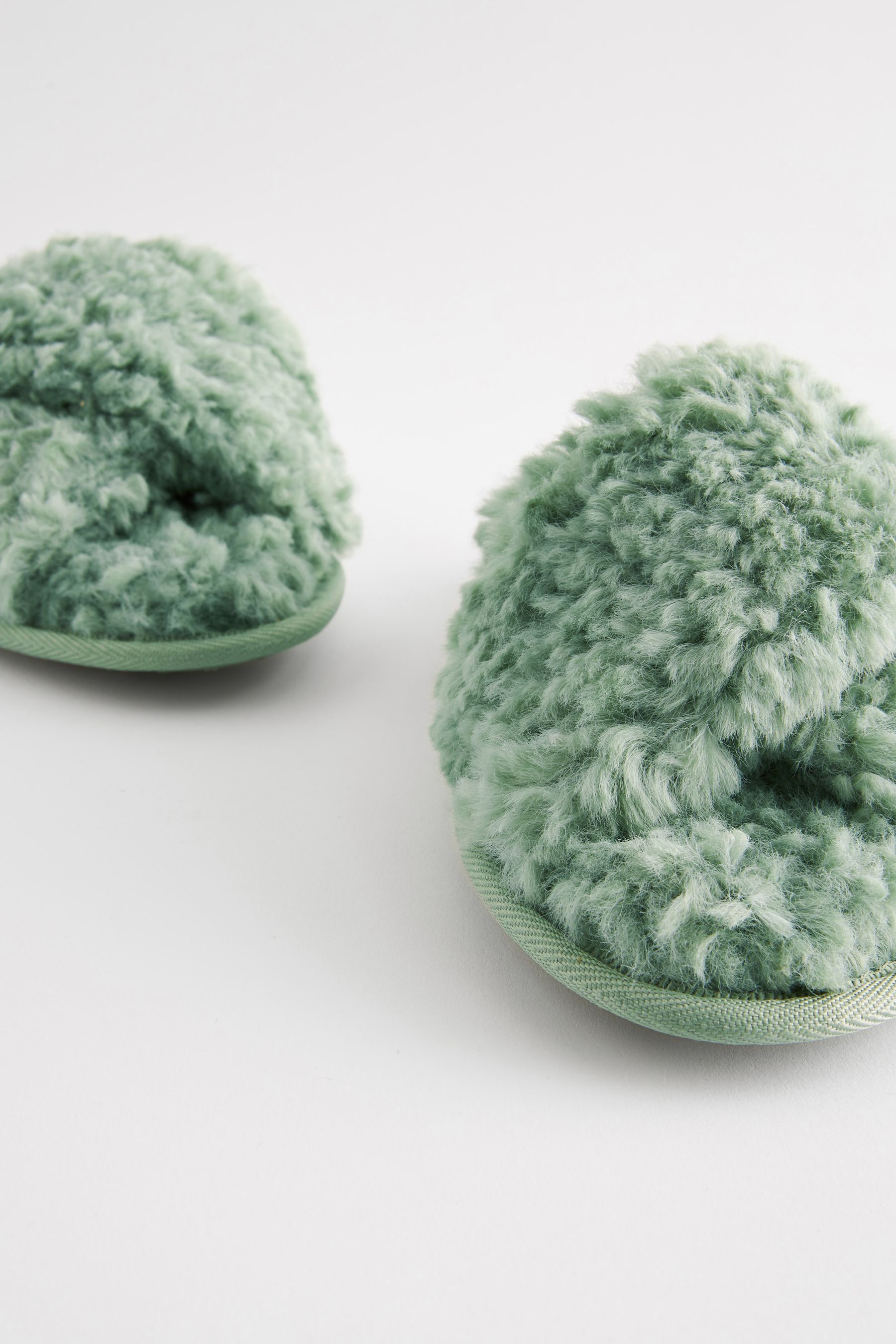 Green sales fluffy slippers