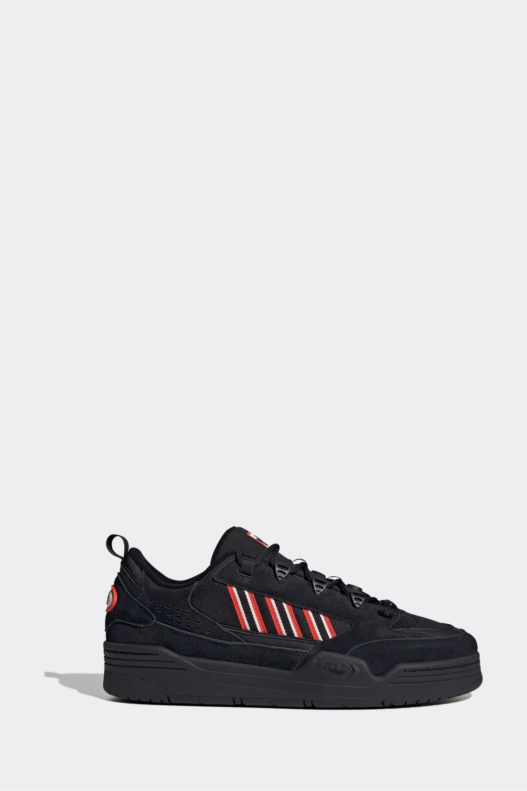 Black trainers shop adidas