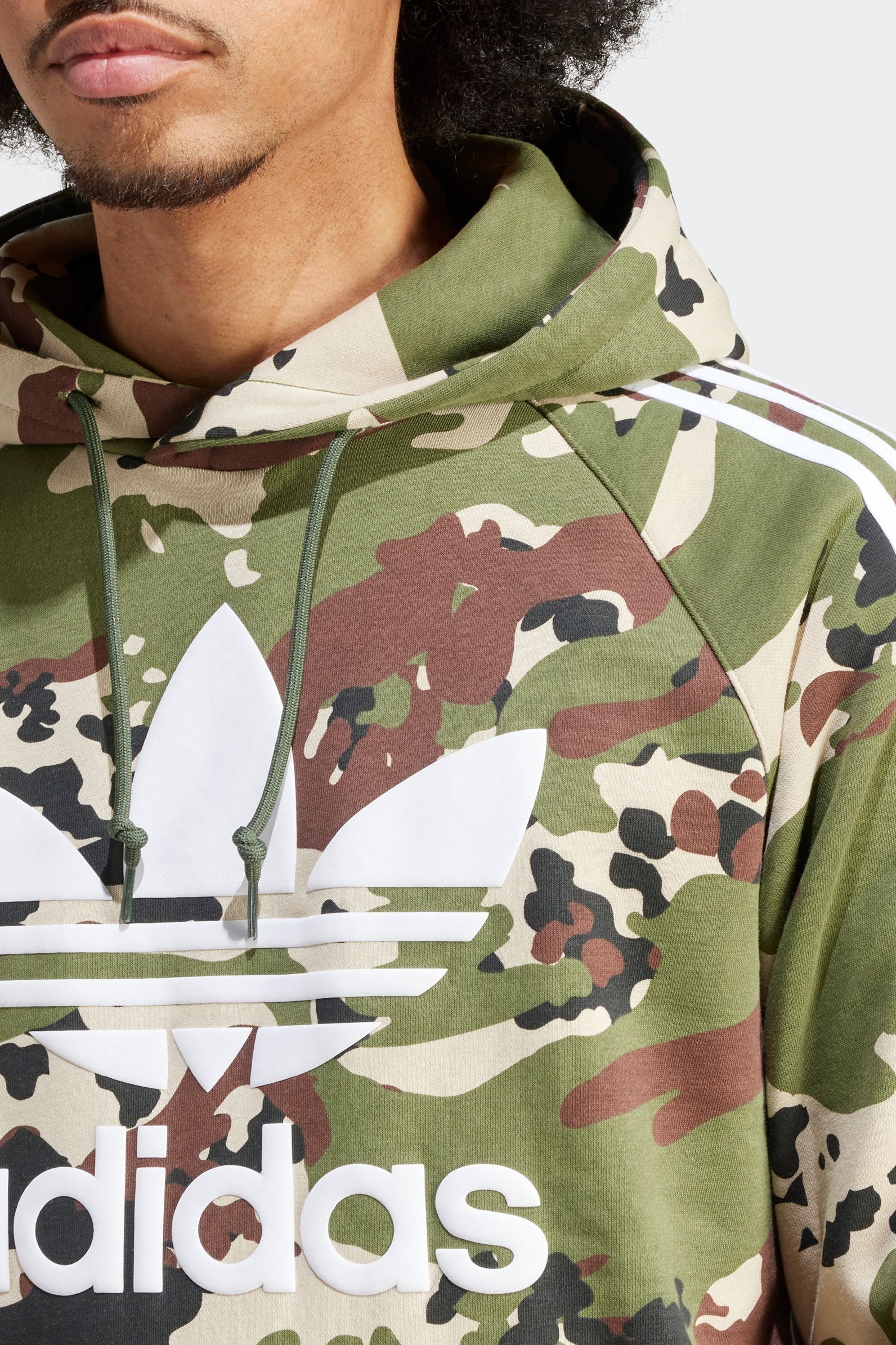 Adidas trefoil 2025 camo hoodie