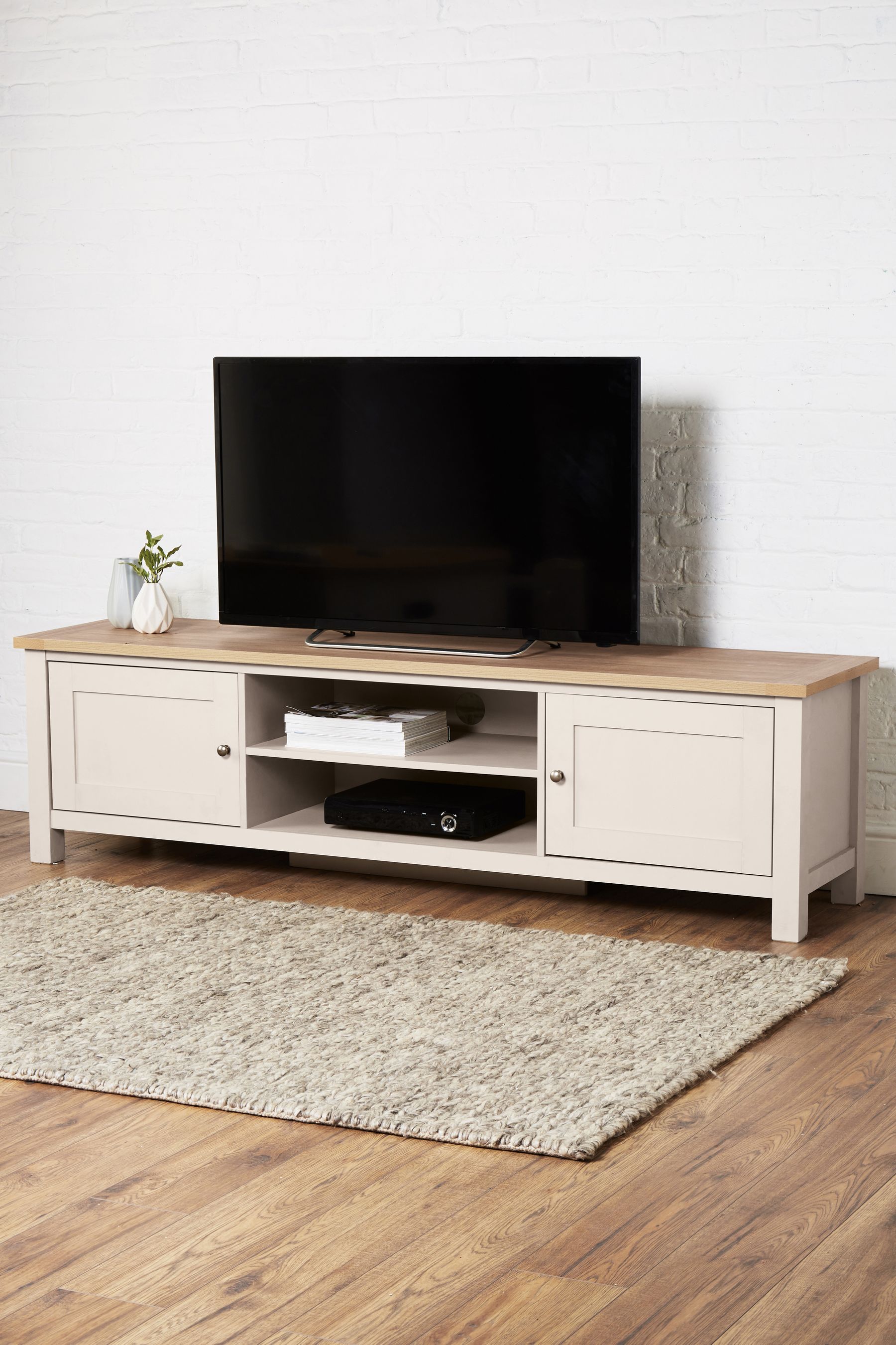 Cream Malvern Oak Effect Up to 80 inch TV Unit