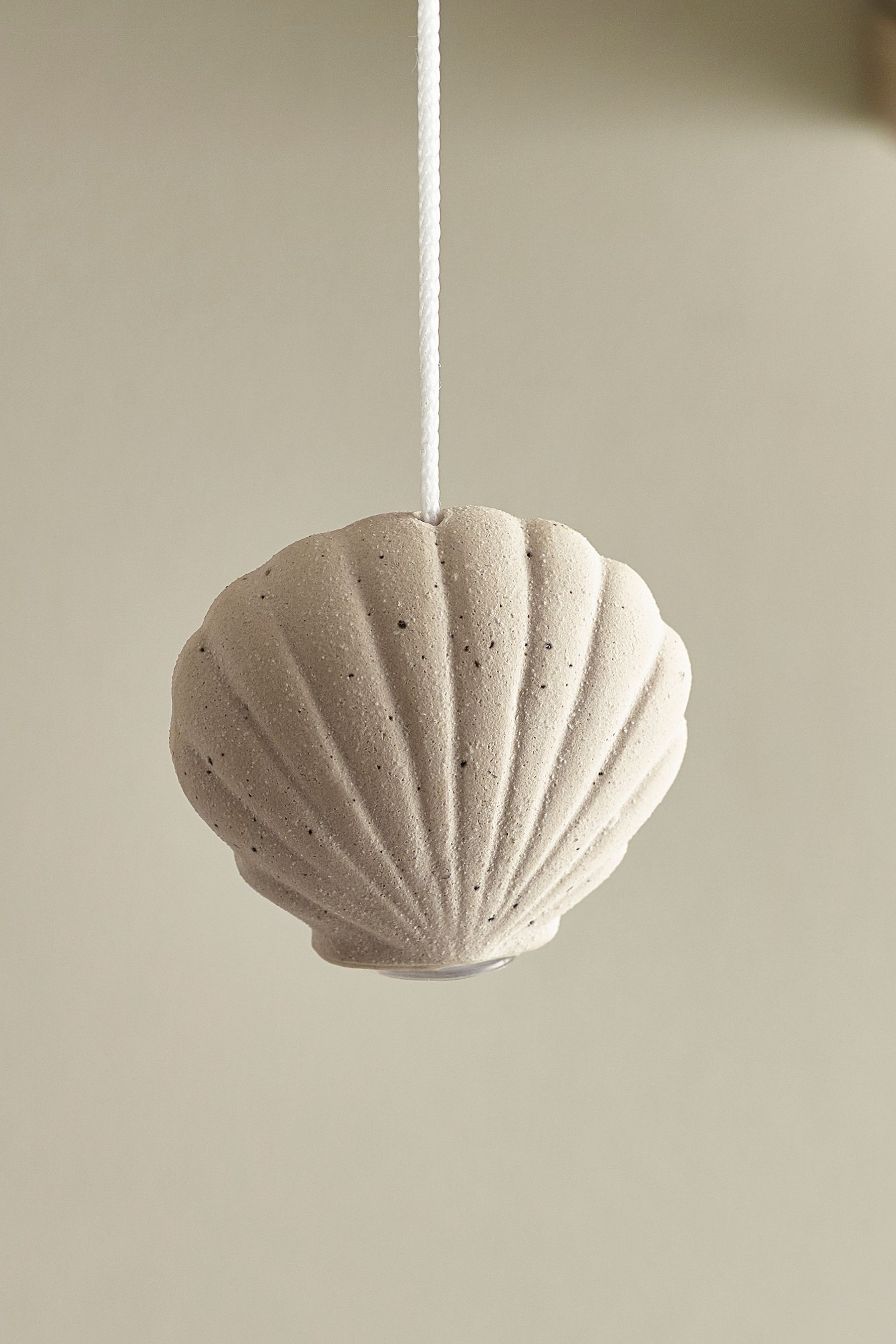 Natural Shell Light Pull
