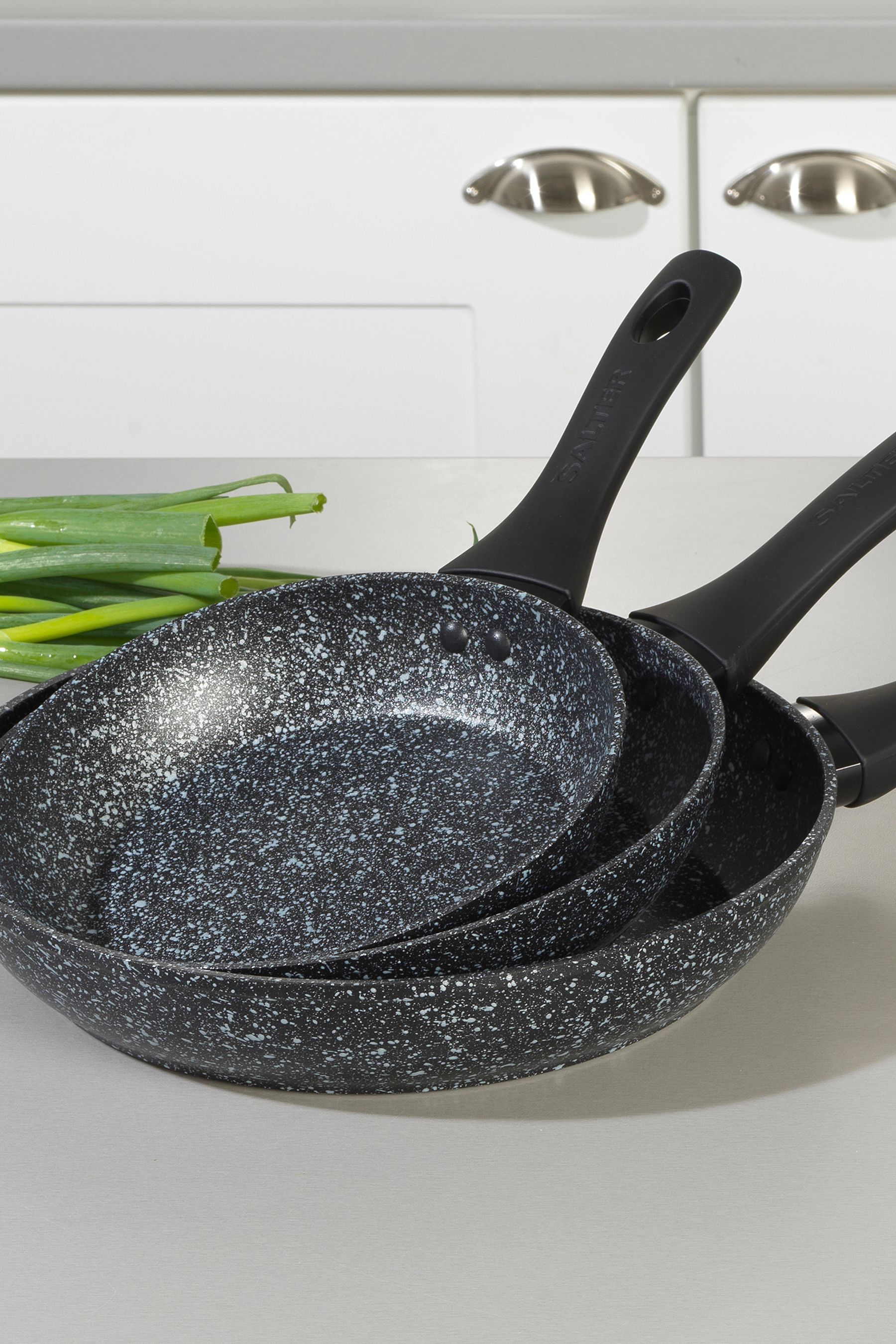 Salter shop pan set
