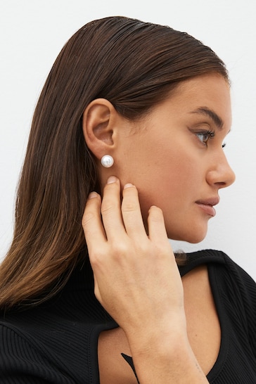 White Pearl Stud Earrings 5 Pack