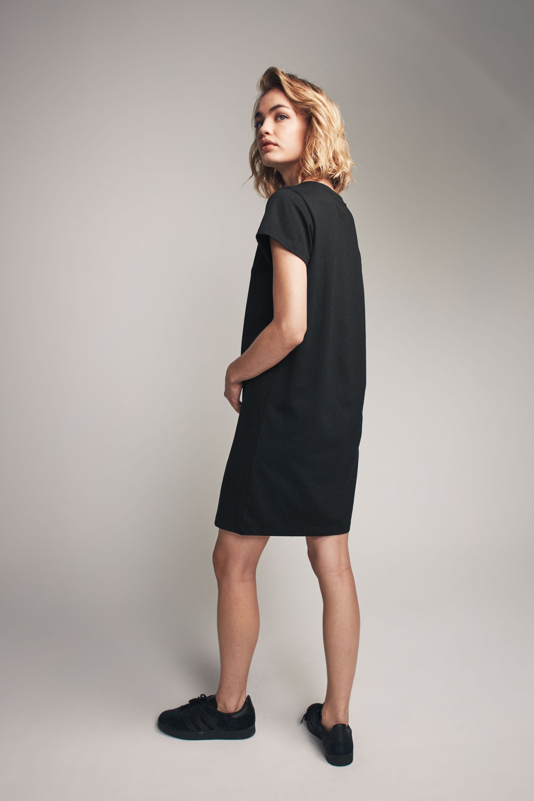 Black white t shirt dress store