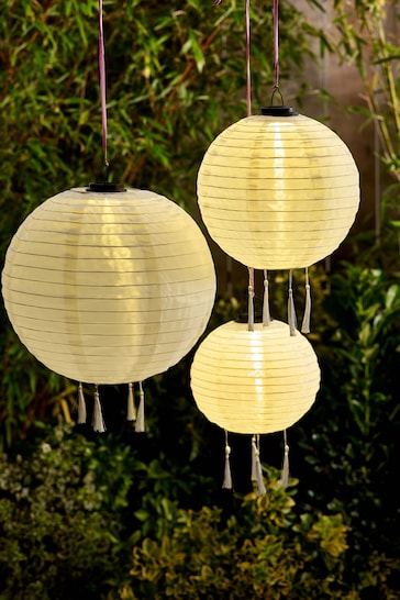 Cream Solar Set of 3 Tassel Lanterns