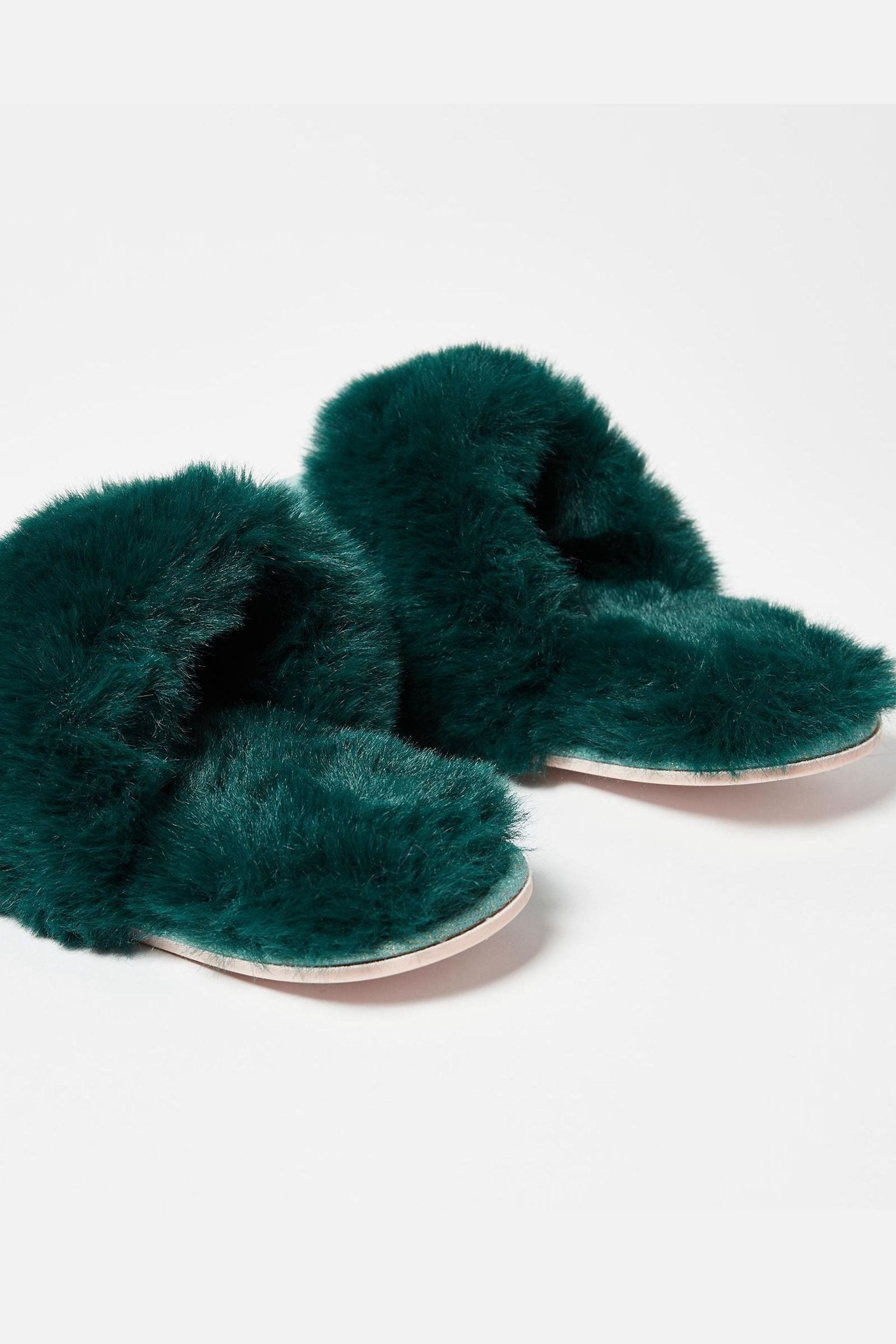 Peacocks fluffy sliders store