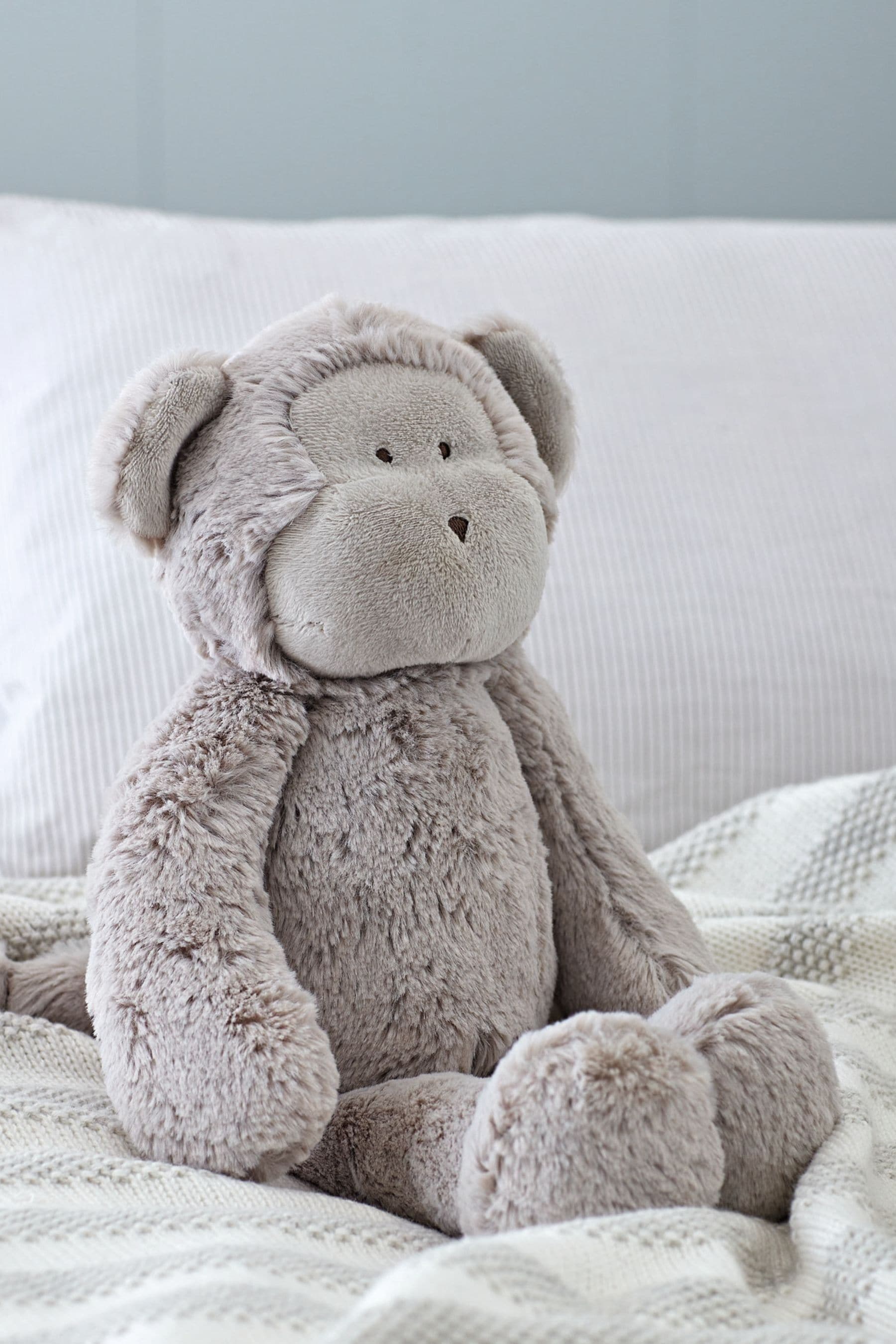 White top company jellycat