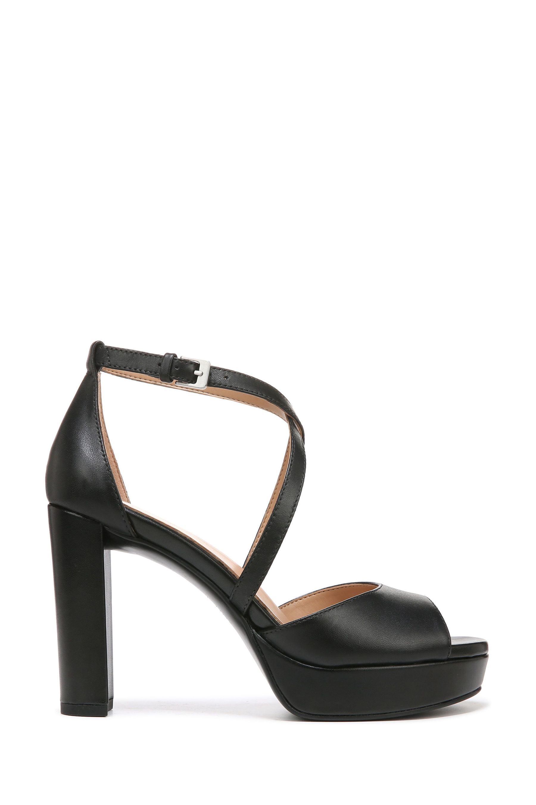 Naturalizer closed toe store sandals