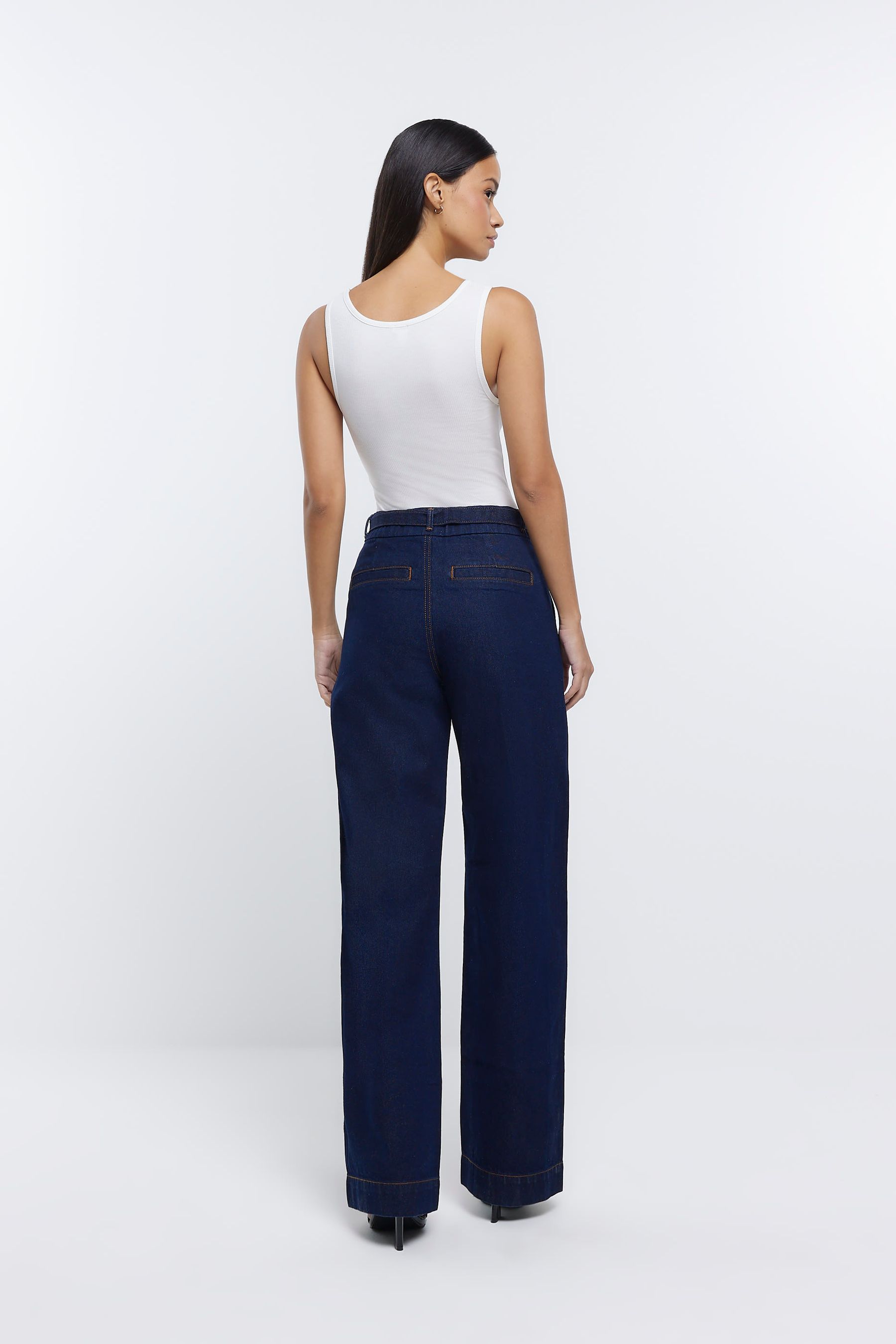 Belted high rise discount jeans