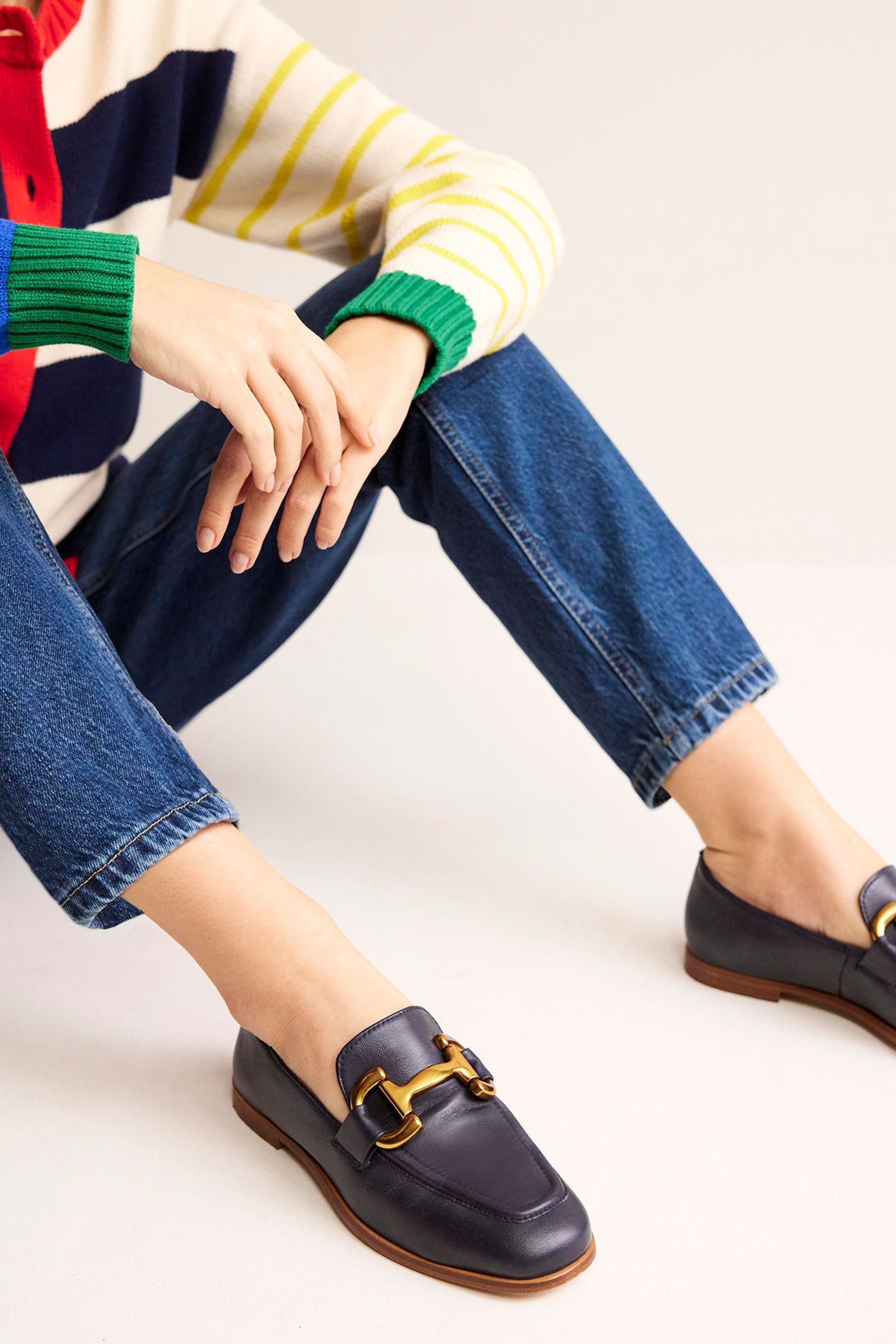 Apc outlet daisy moccasins