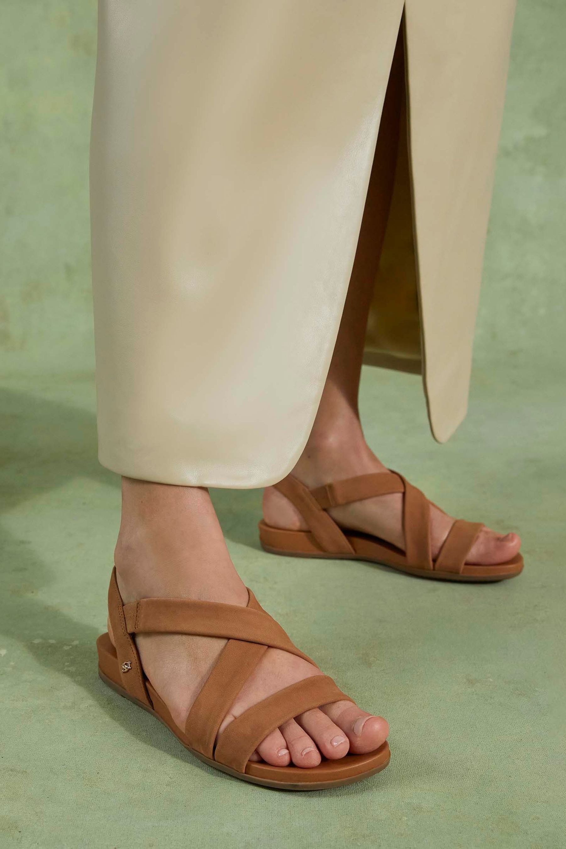 London comfort hot sale sandals