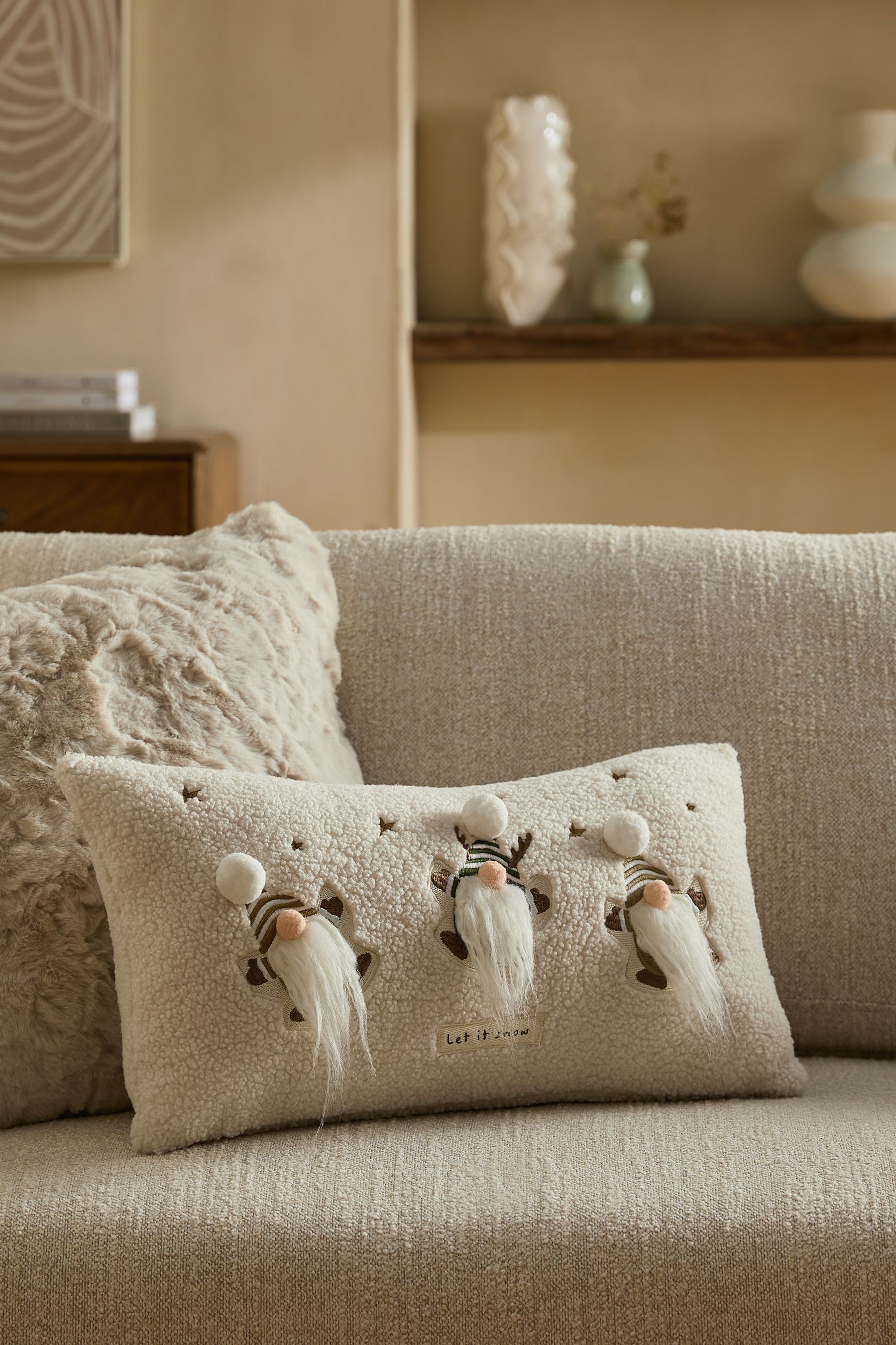 Spotlight cushions and throws top