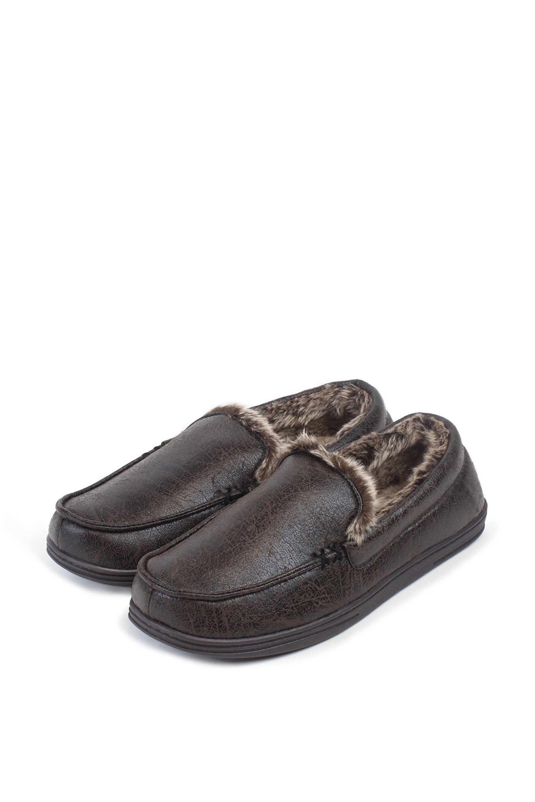 Totes Mens Distressed Moccasin Slippers 