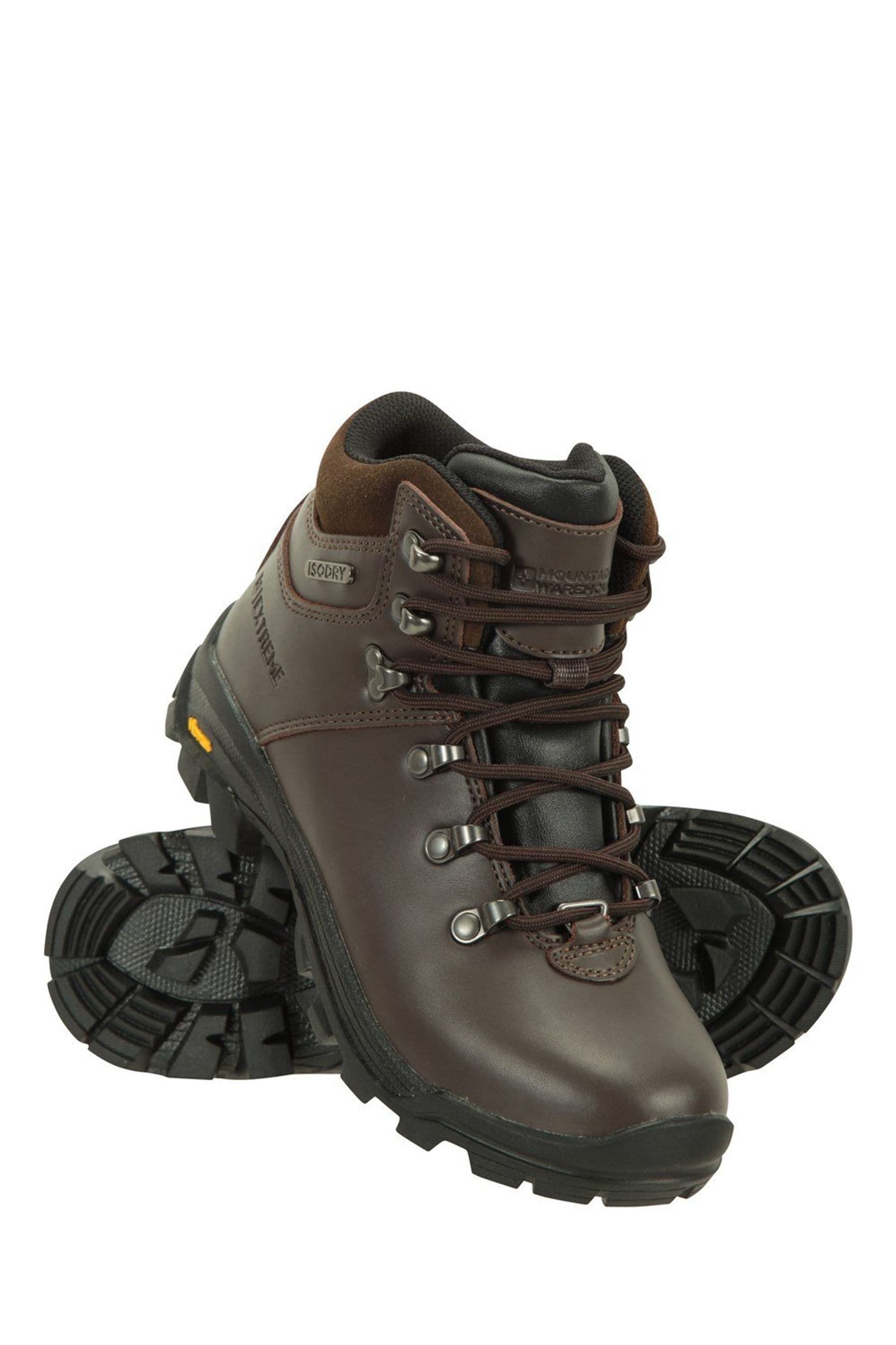 Hiking boots with vibram soles online