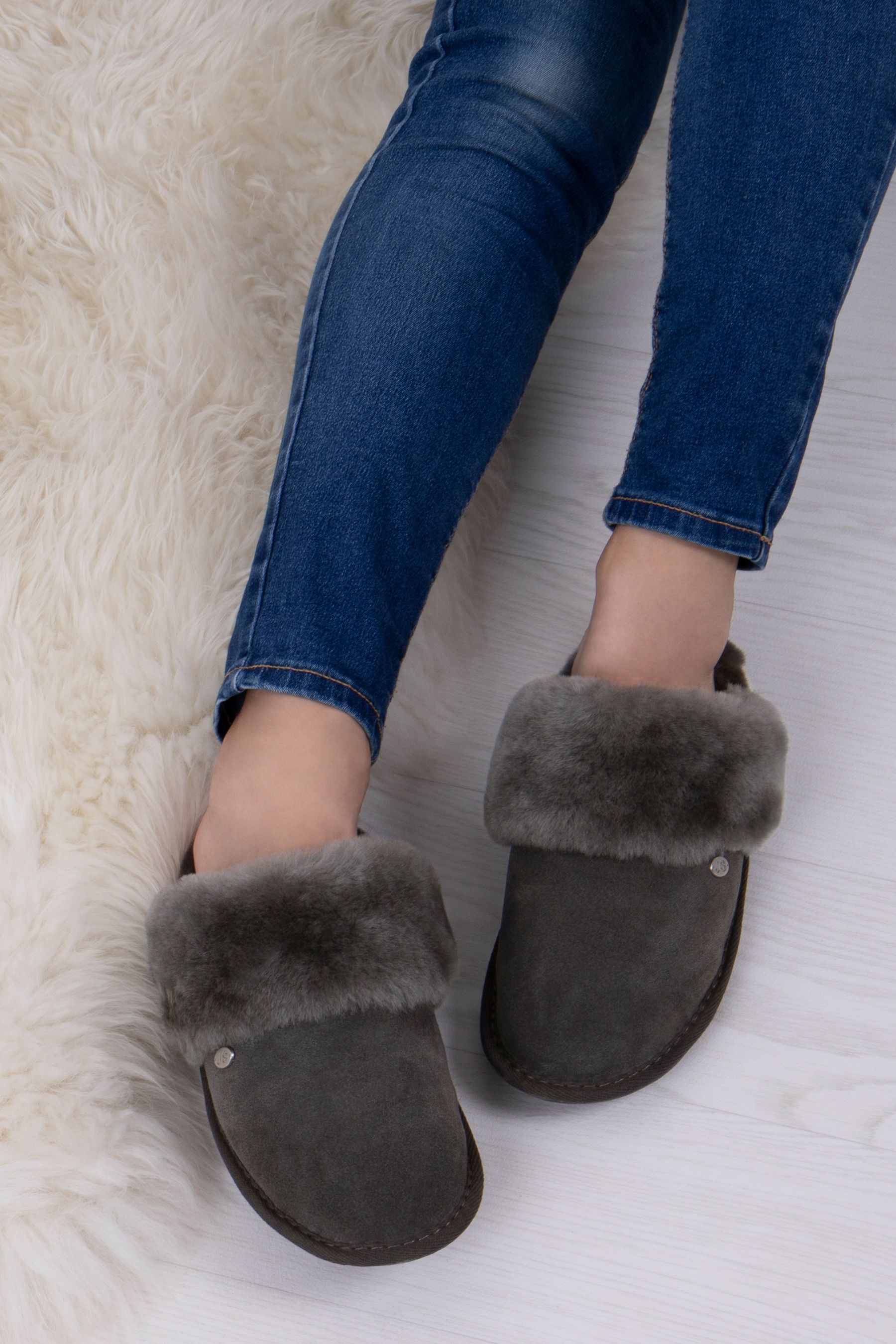 Grey sheepskin sale slippers womens