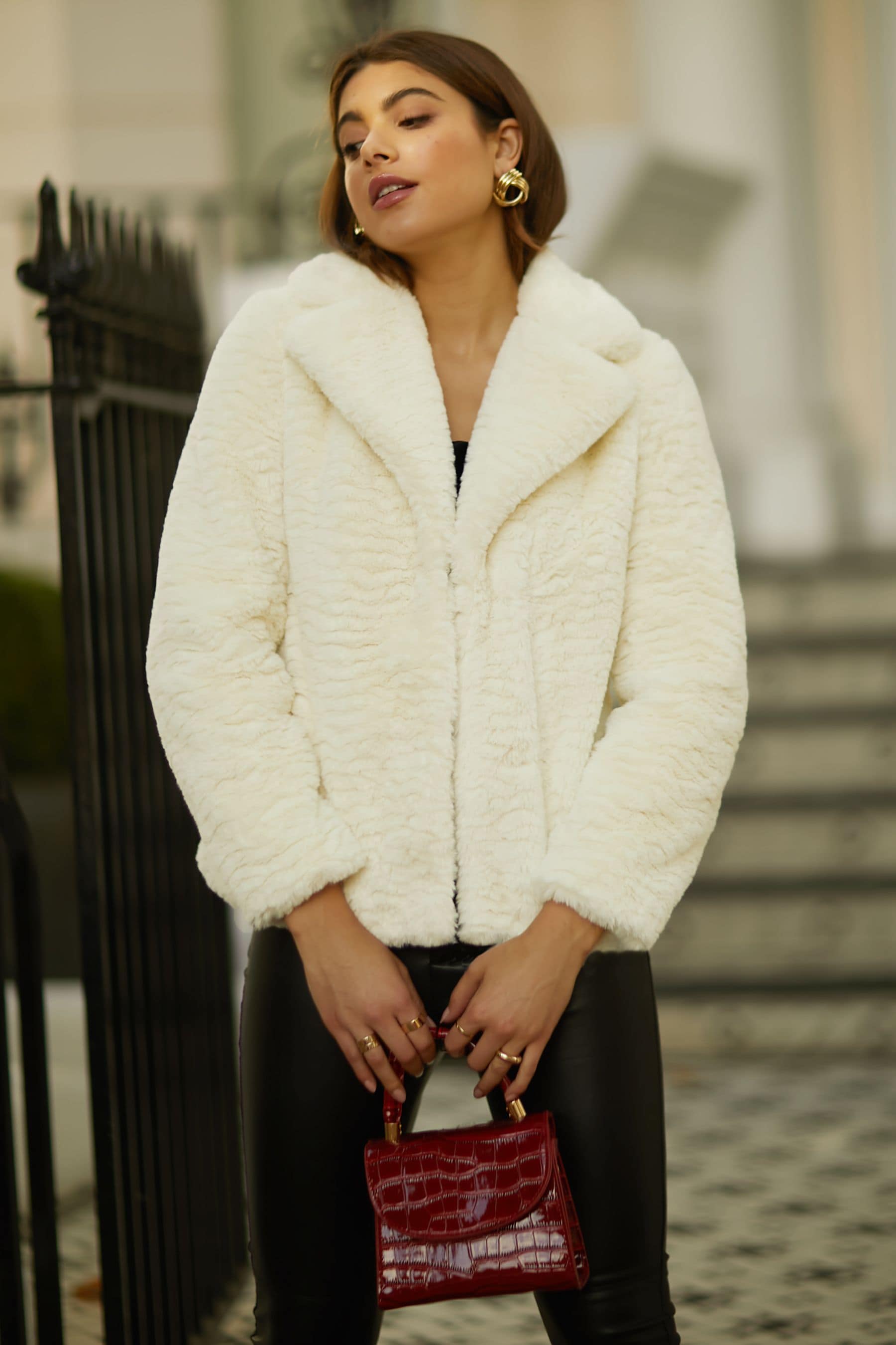 Short cream fur best sale jacket