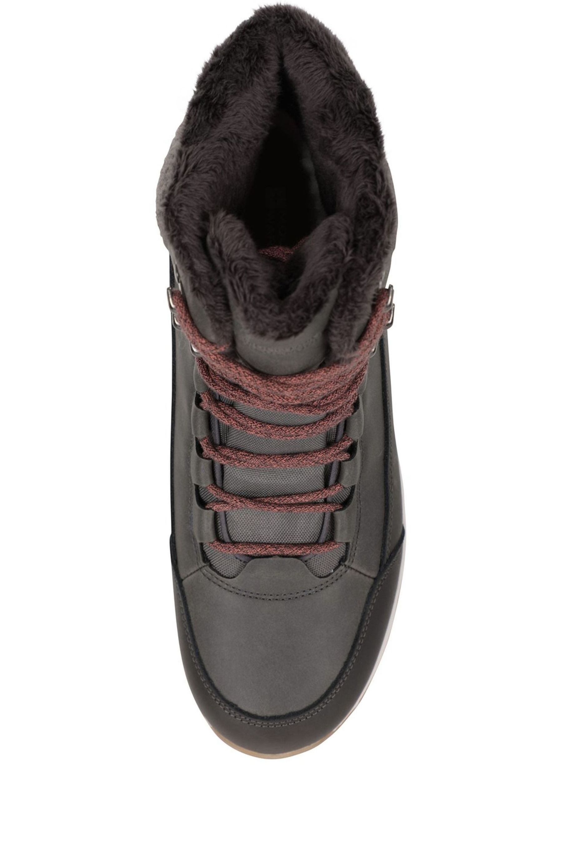 Tundra snow boots store