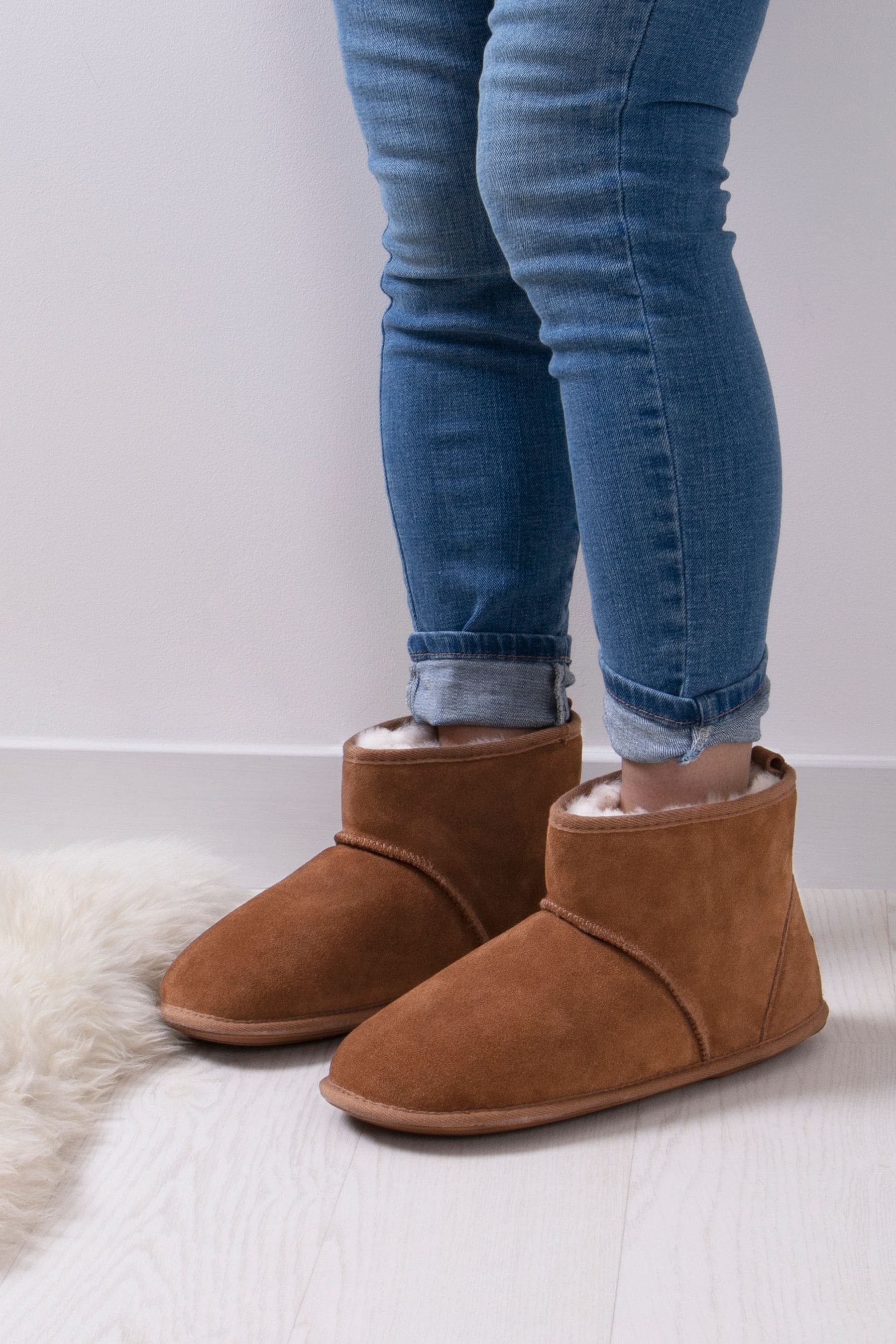 Ugg slipper outlet boots mens