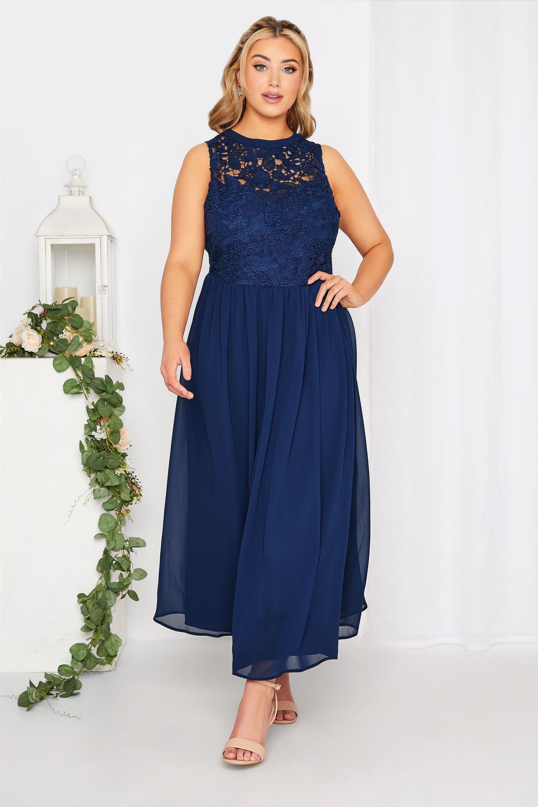 Lace curve dress discount