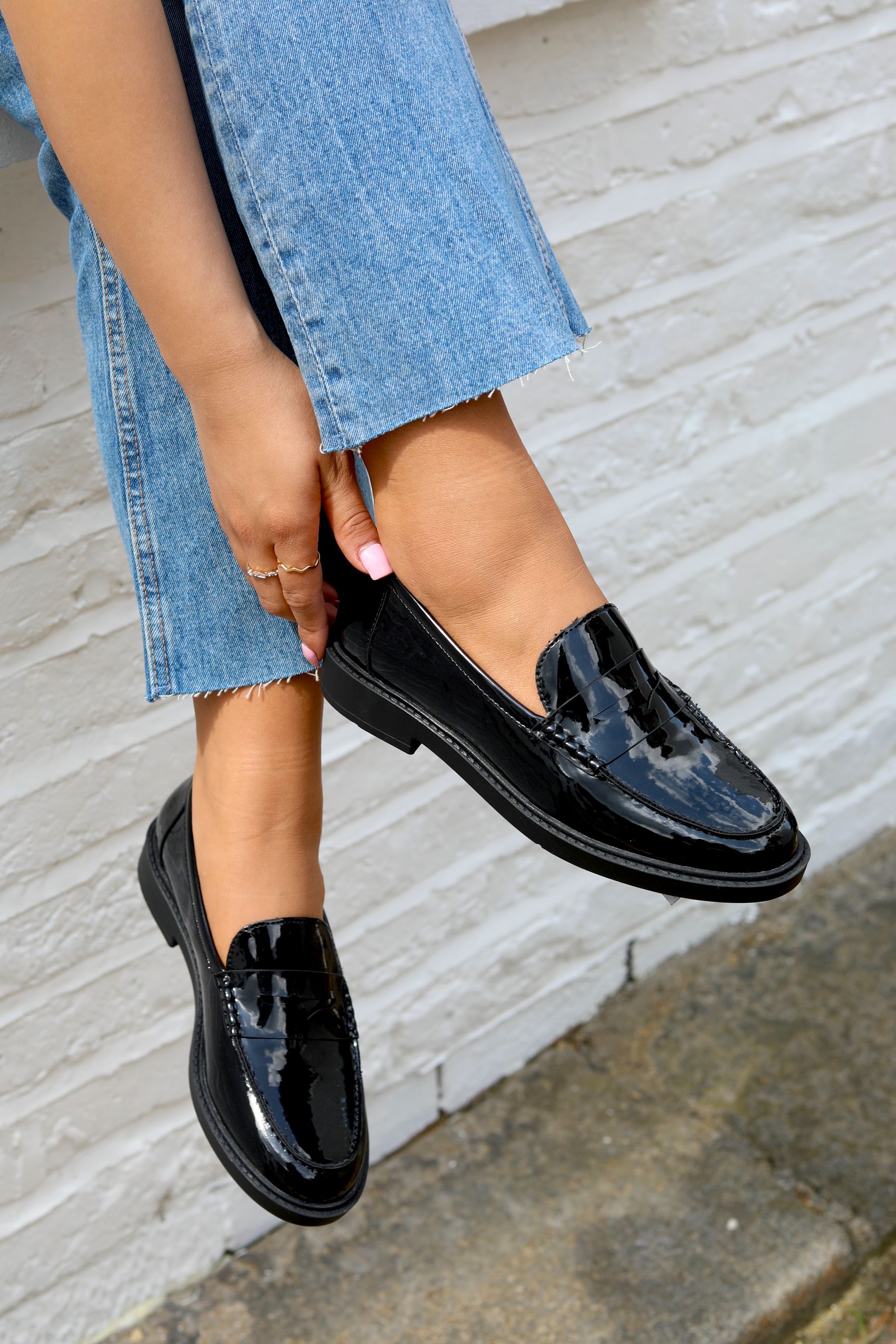 Black shiny 2024 loafers womens