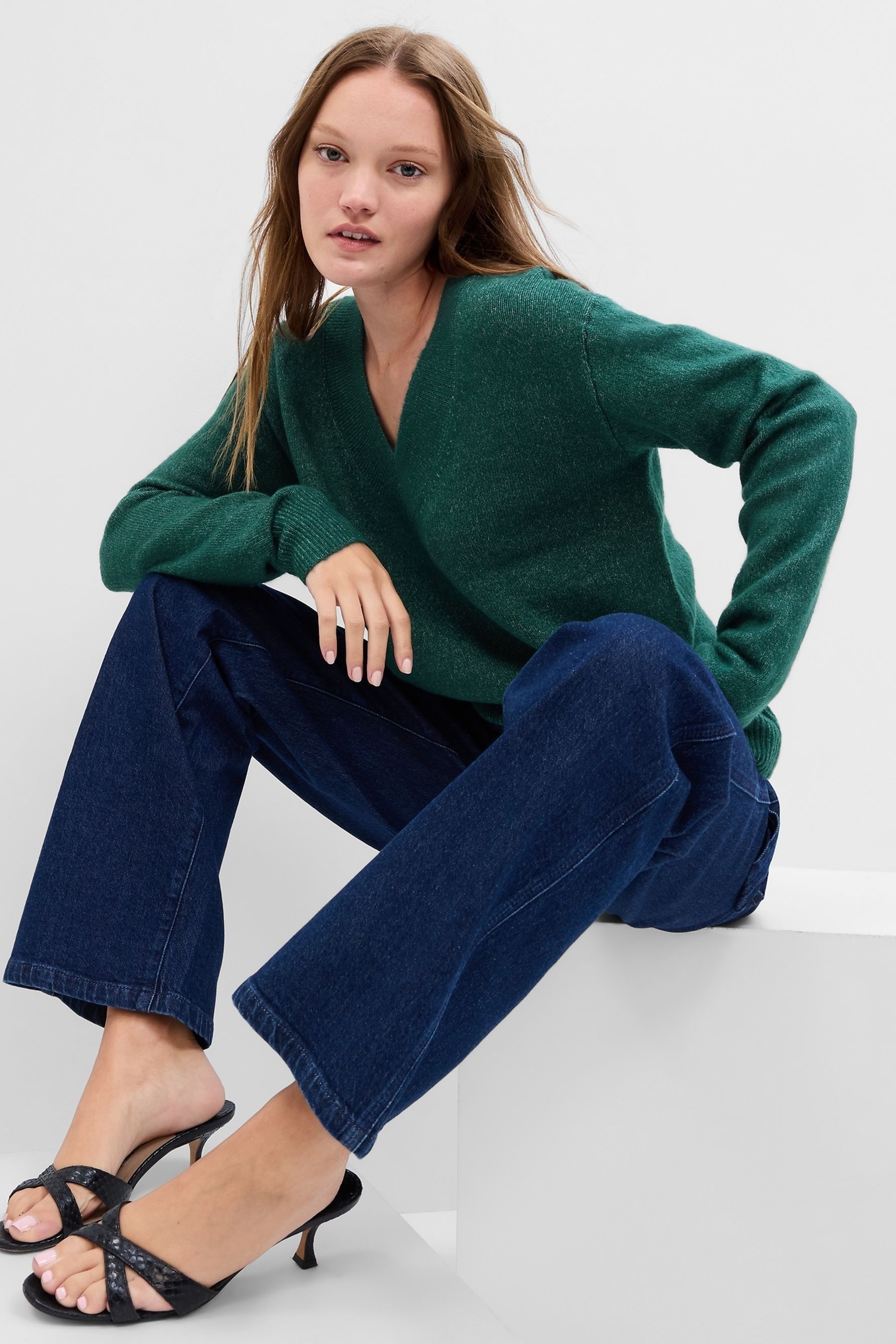 Gap v cheap neck jumper womens
