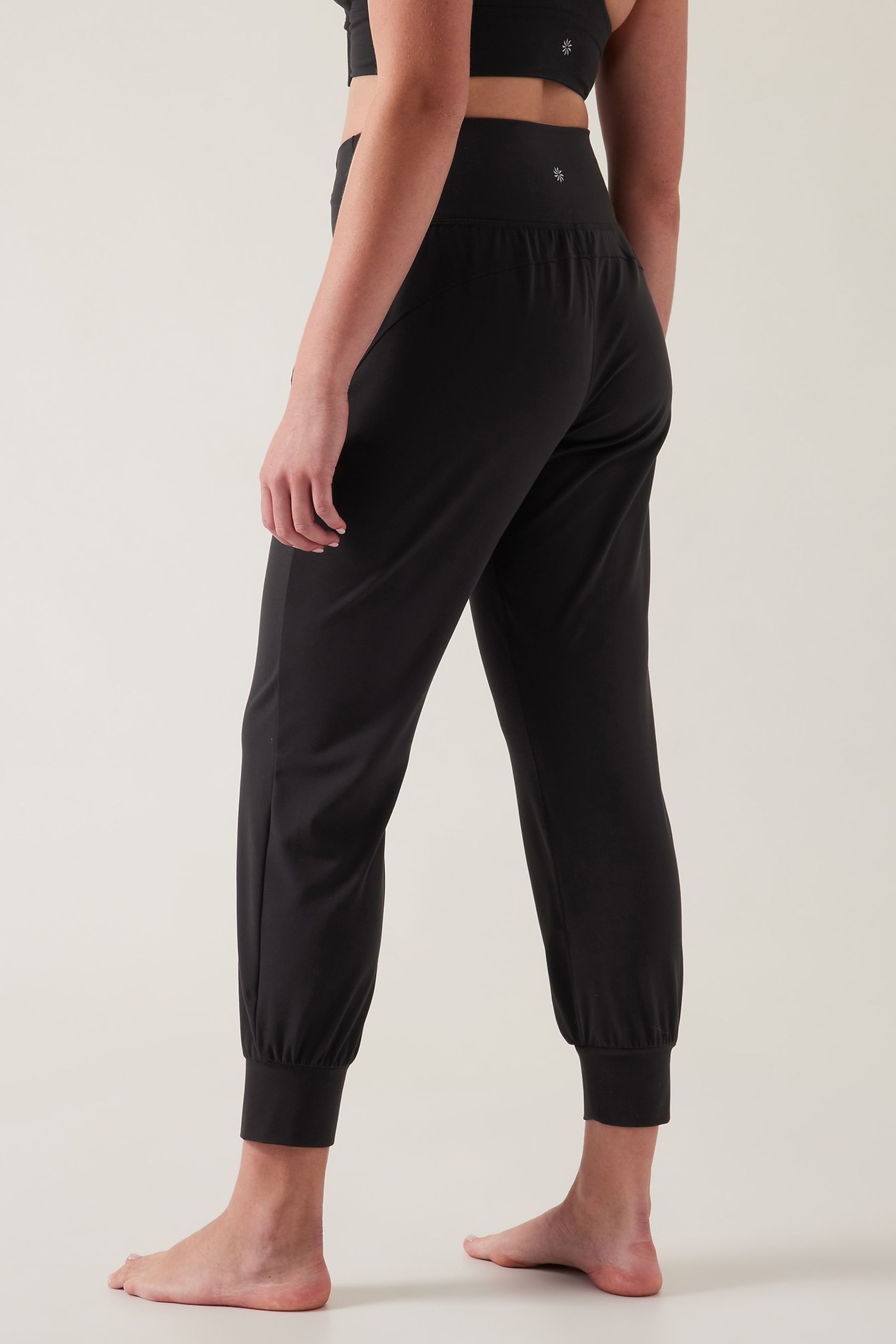 Joggers for yoga outlet