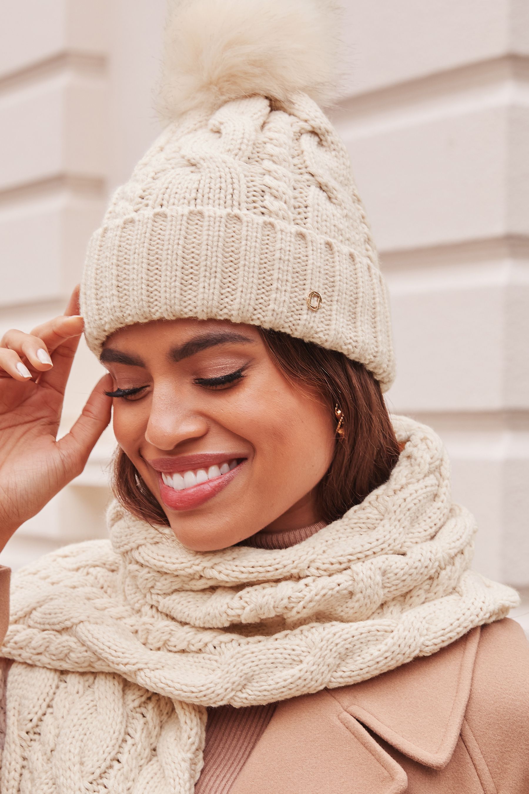 Cream fur bobble new arrivals hat