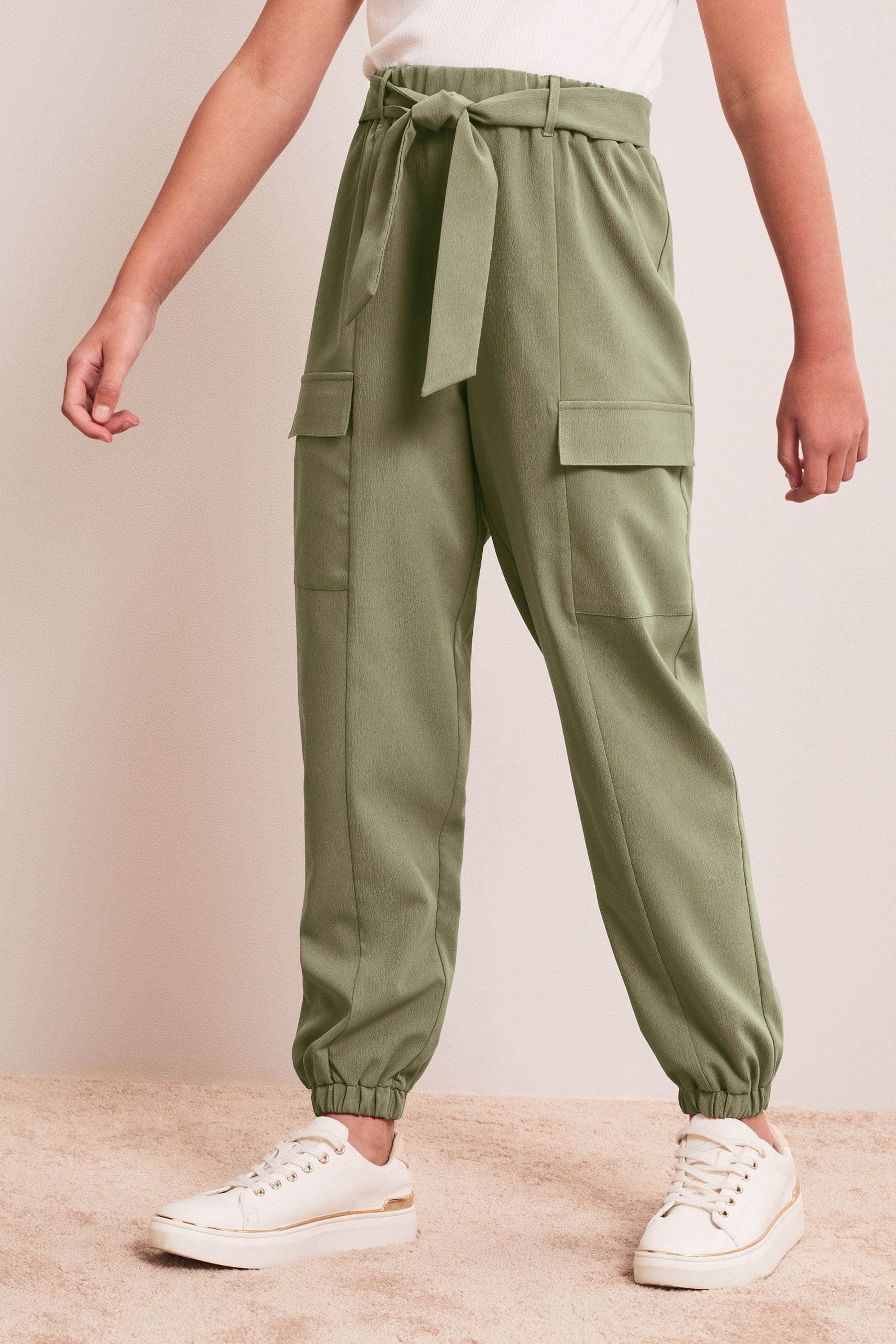 Cargo pants sales tapered leg