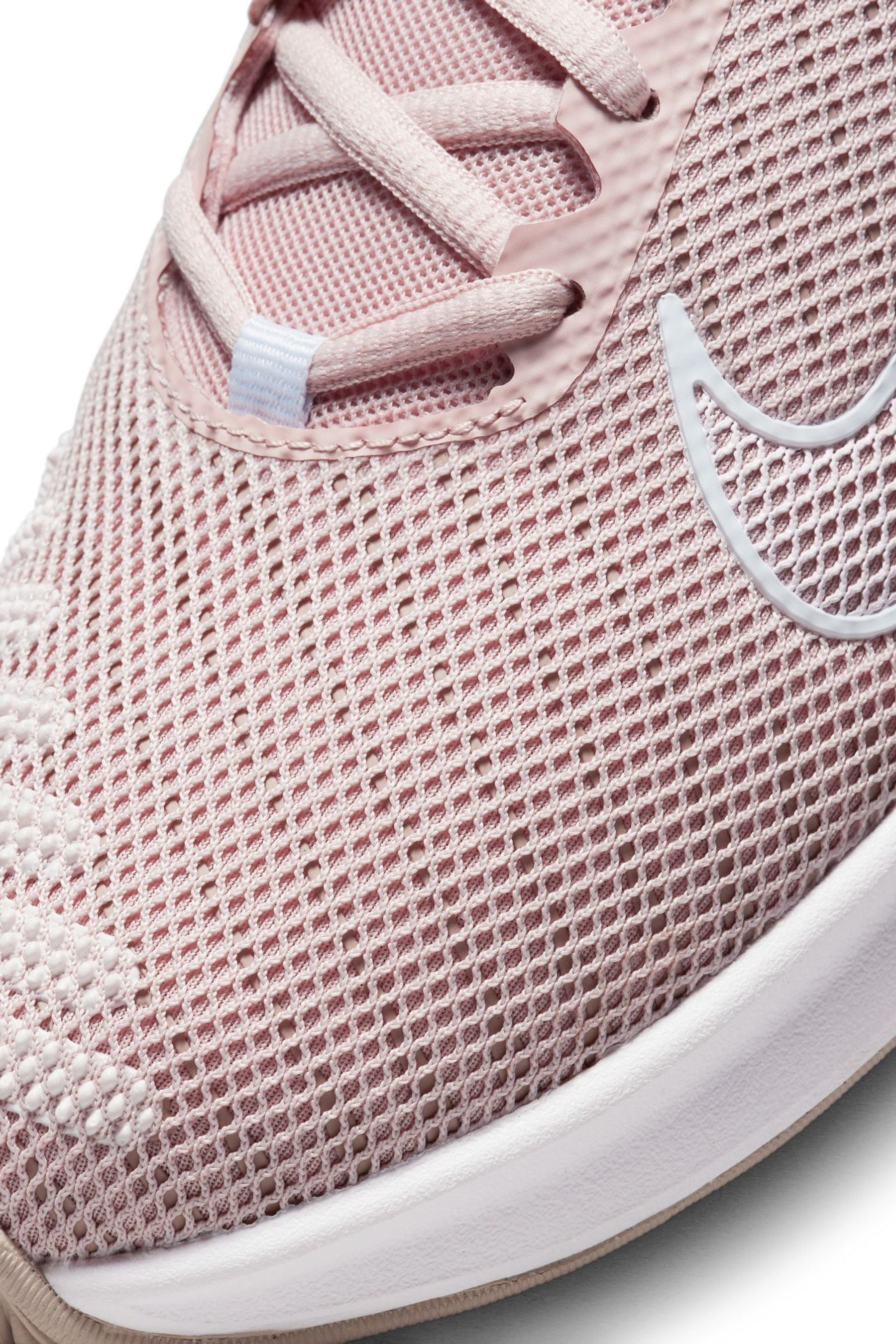 Nike store pink metcon