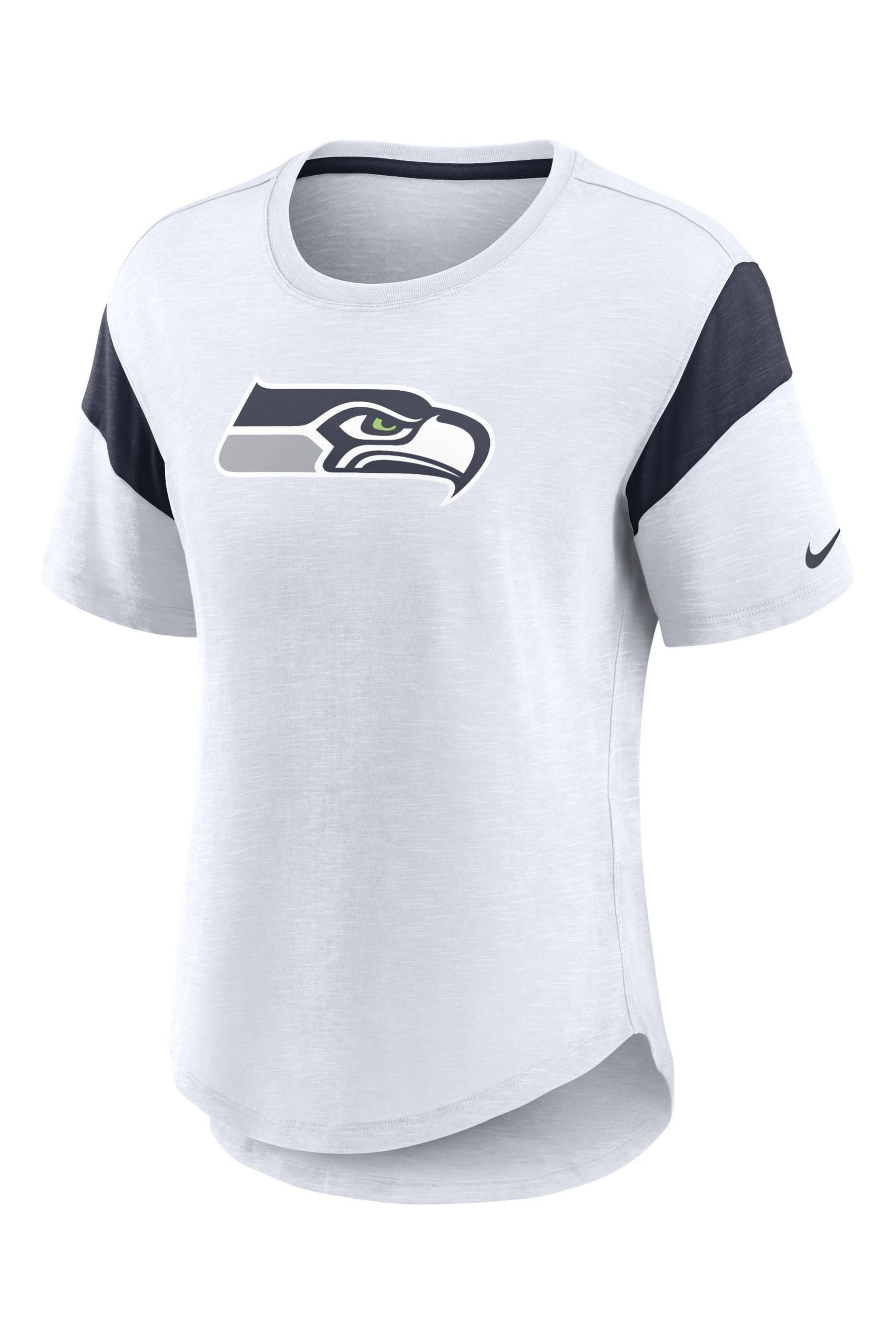 White discount seahawks shirt