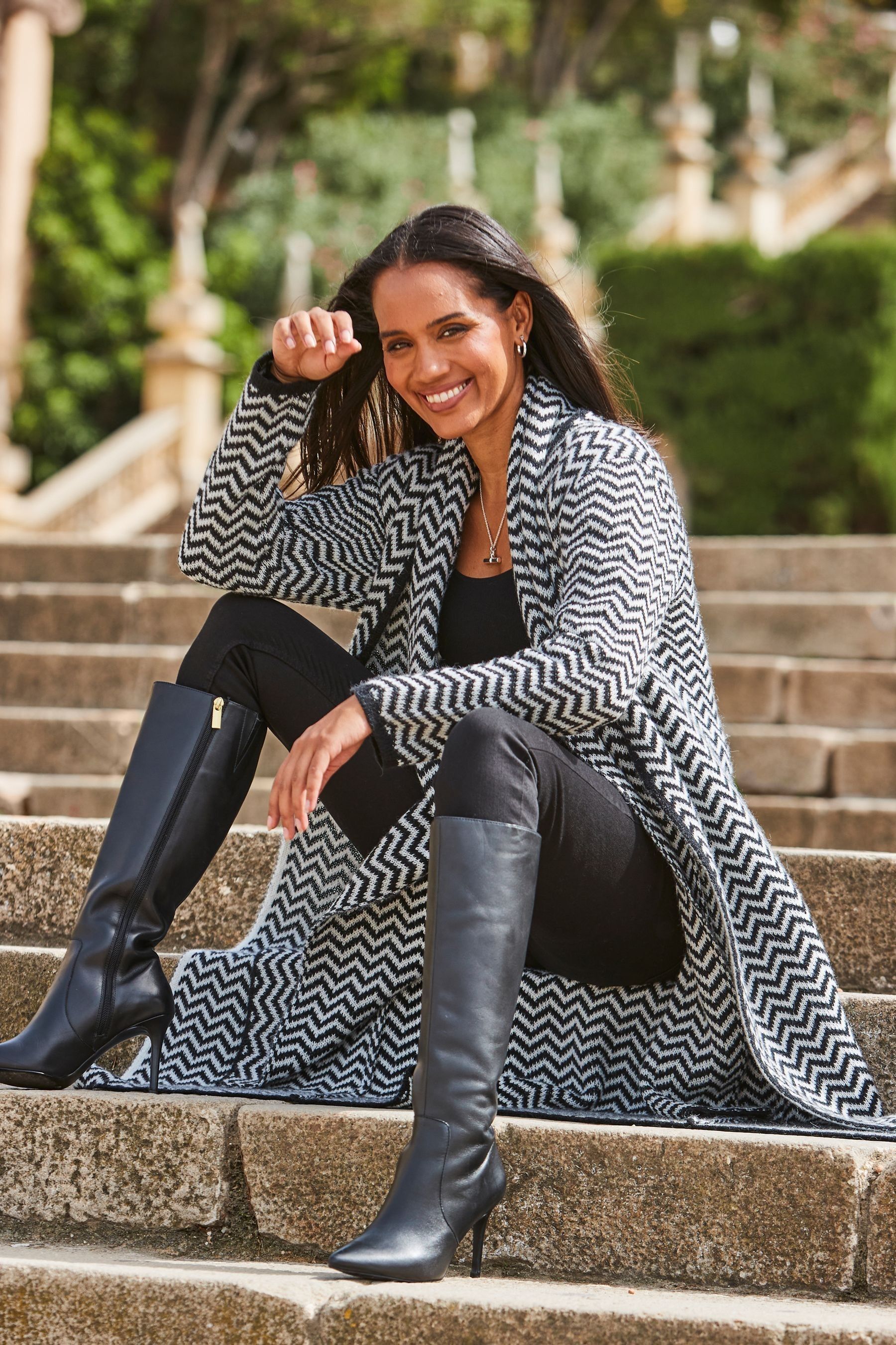 Sosandar Black Herringbone Knit Cardigan With Scarf