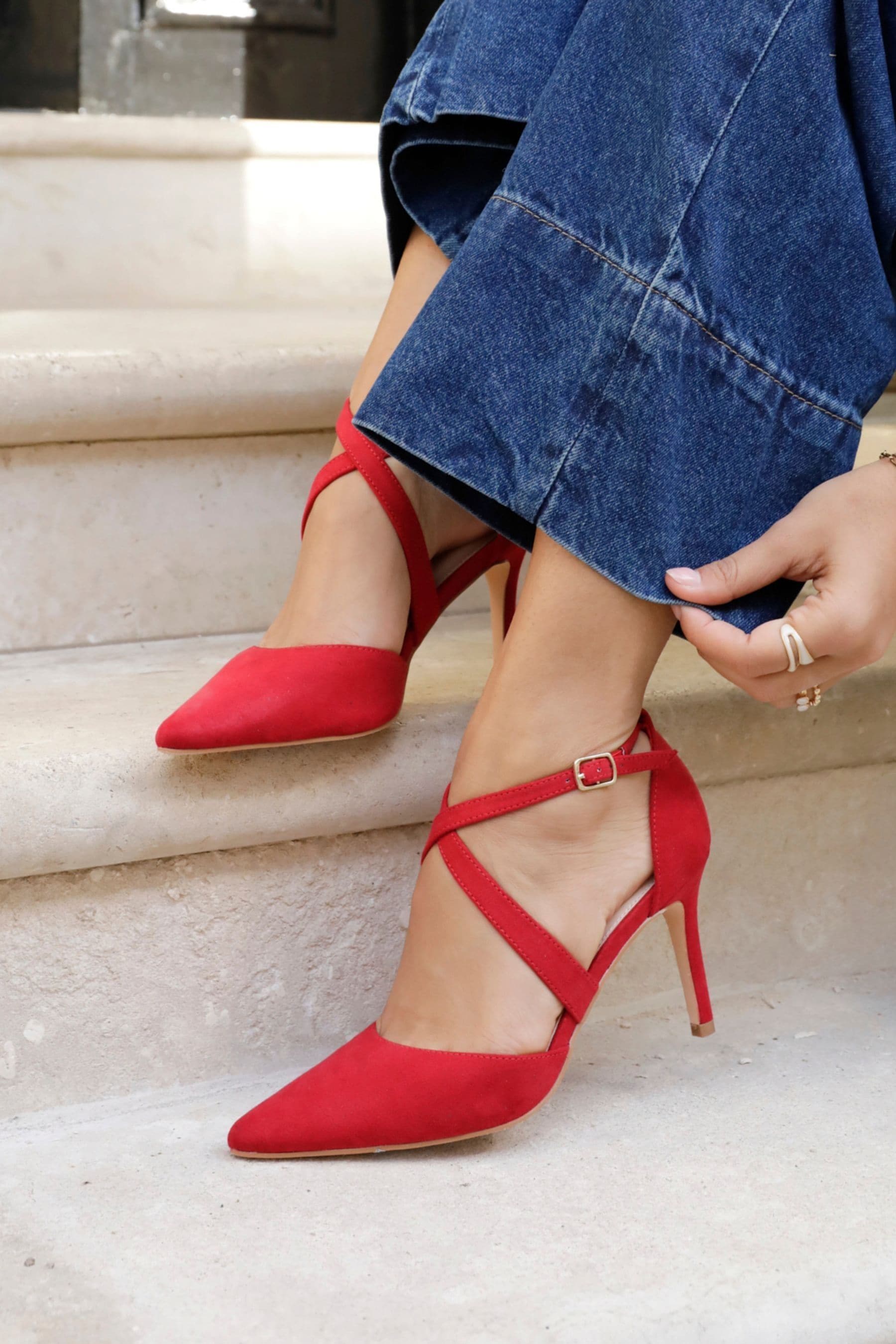 Red heels court online