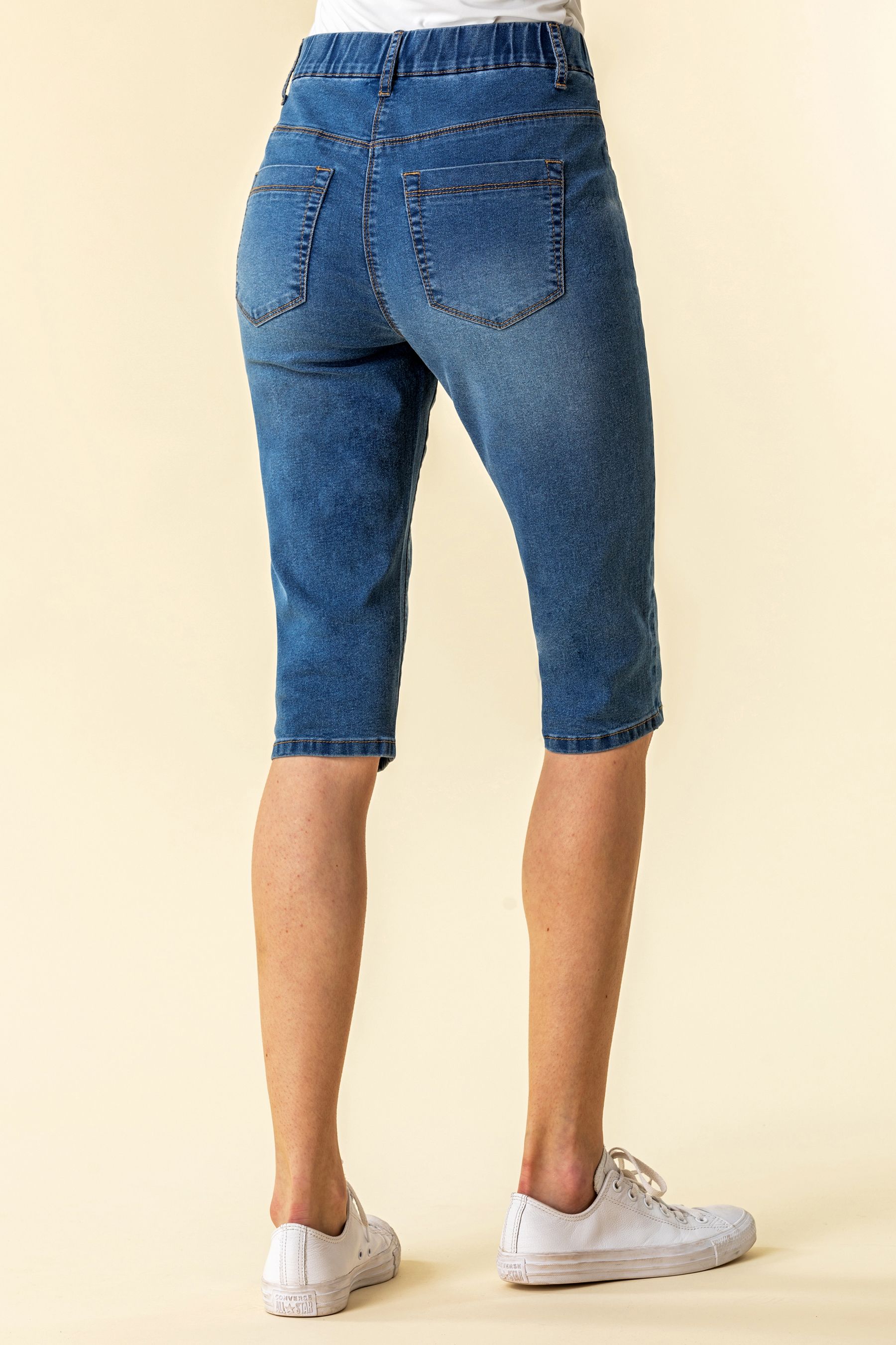 Pedal outlet pusher shorts