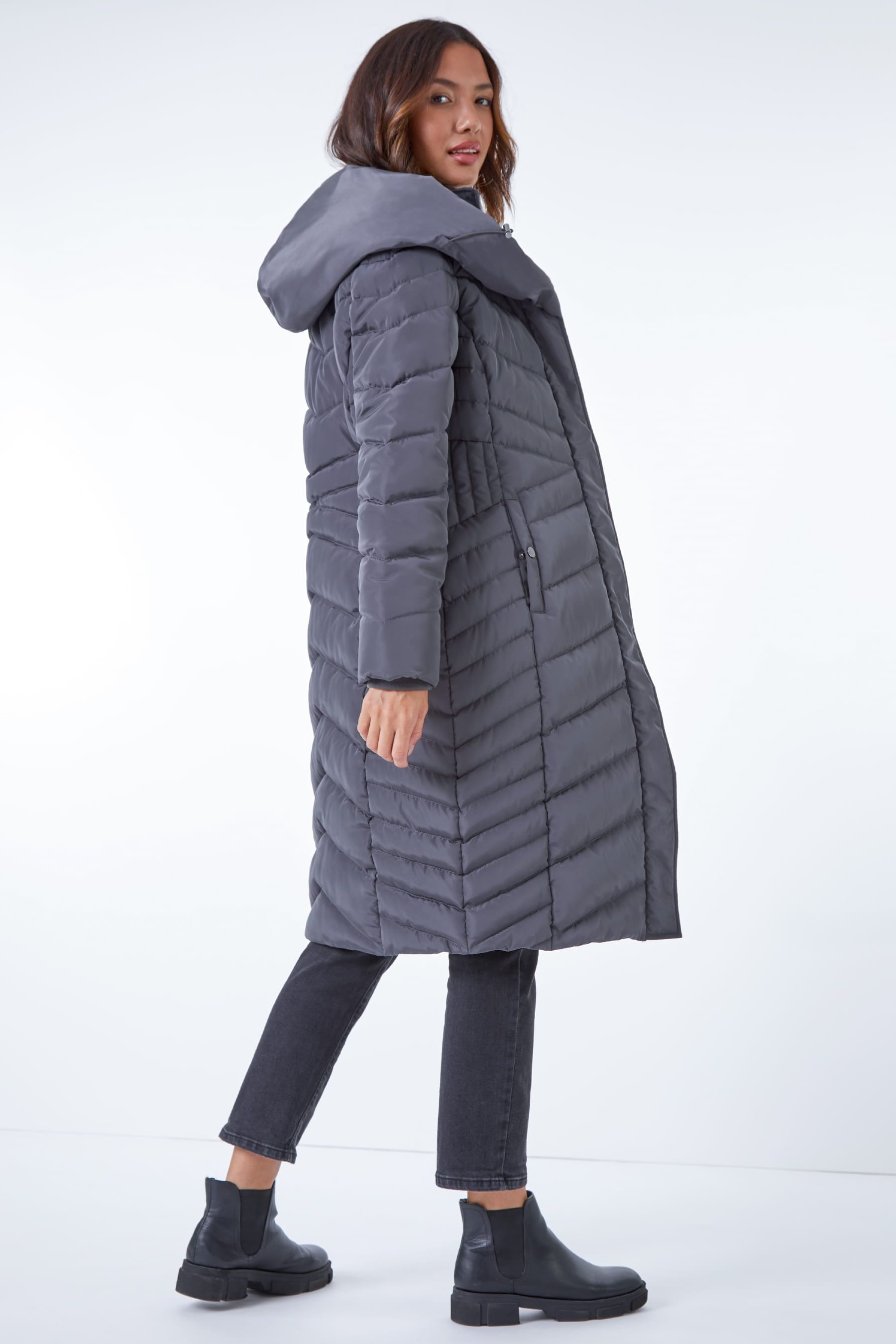Long grey quilted coat 2025