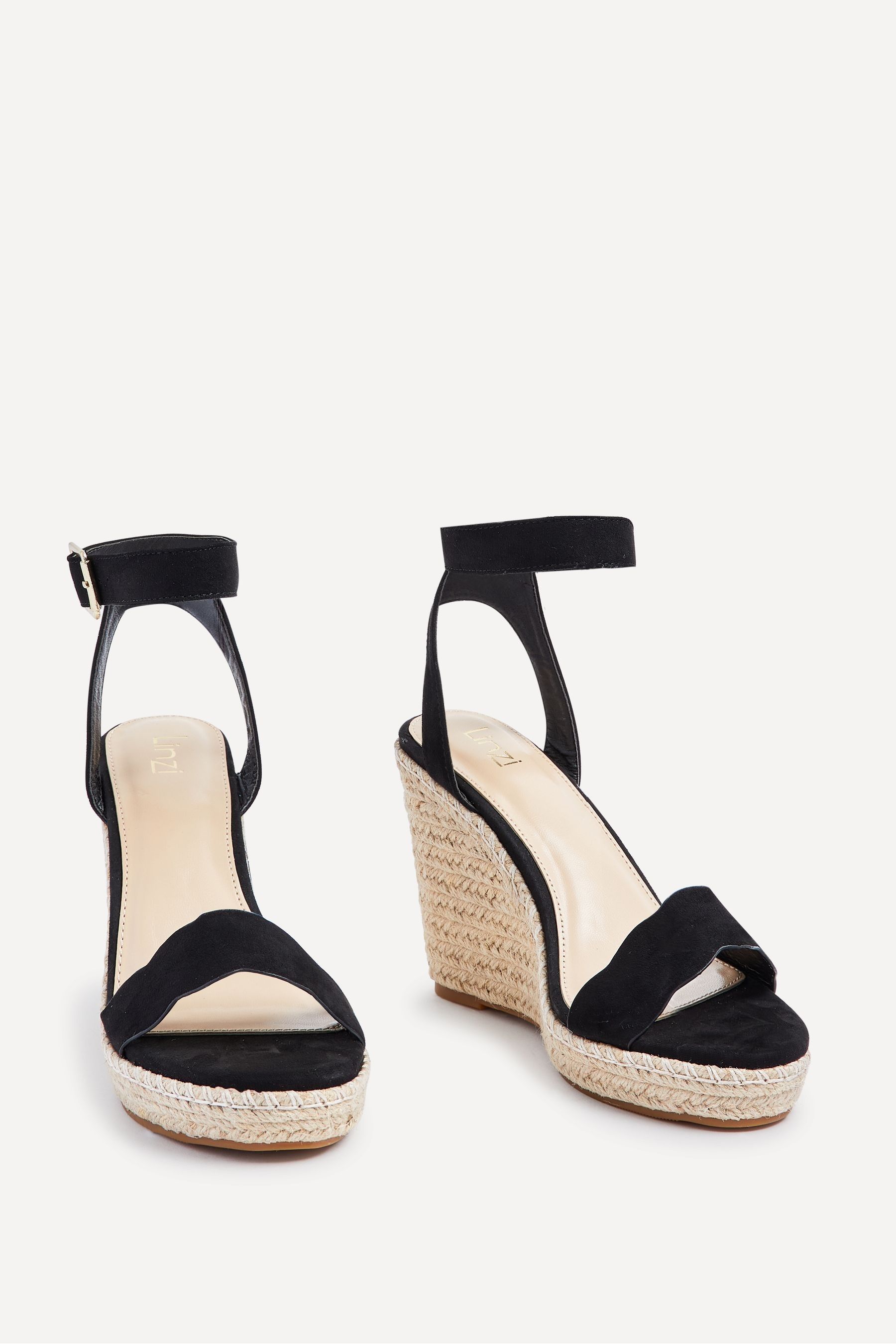 Black online scalloped wedges