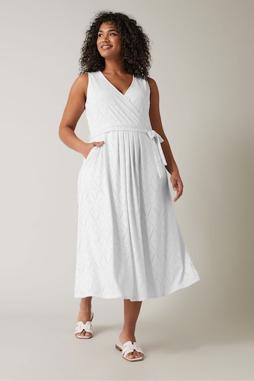 Evans Sleeveless Broidery Wrap White Dress