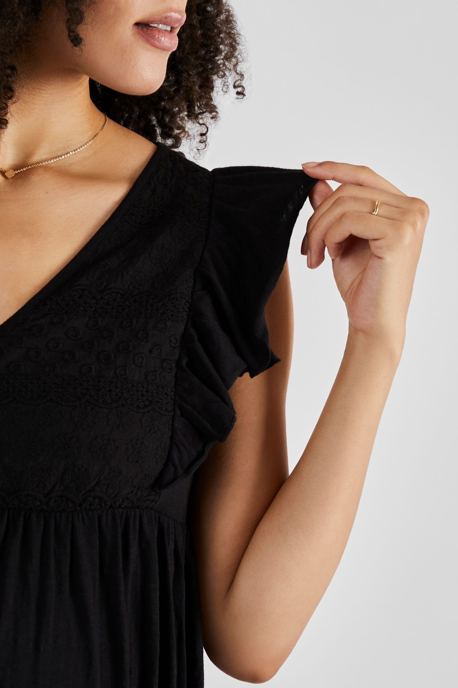 Bebe logo on sale maxi dress