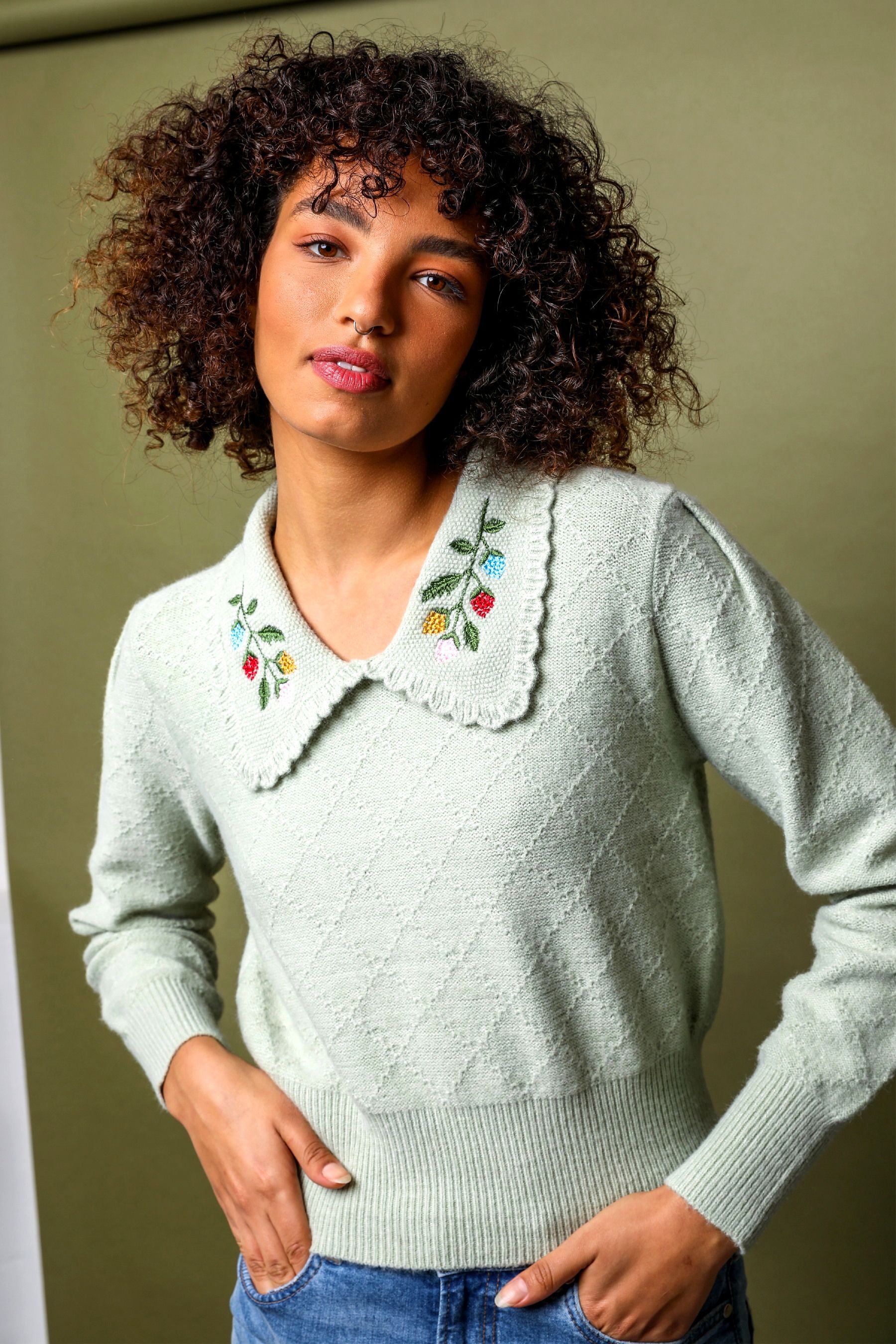 Floral shop collar jumper