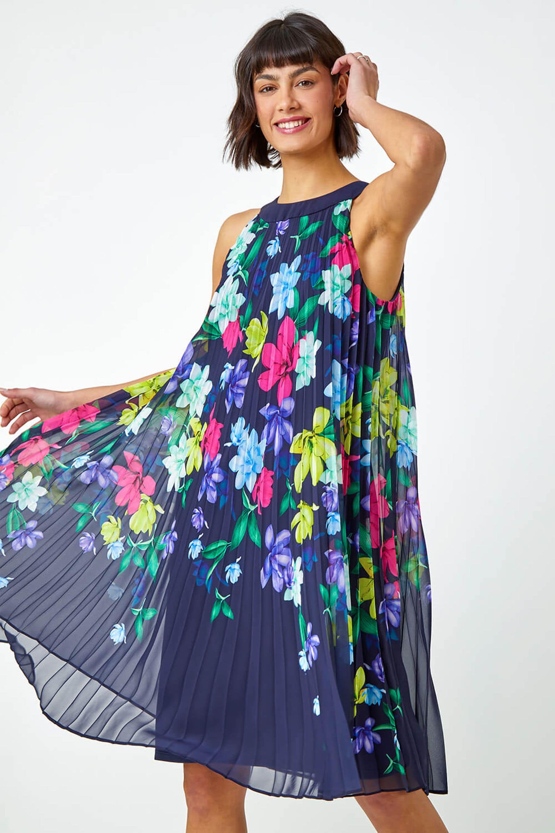 Pleated swing dress uk hotsell