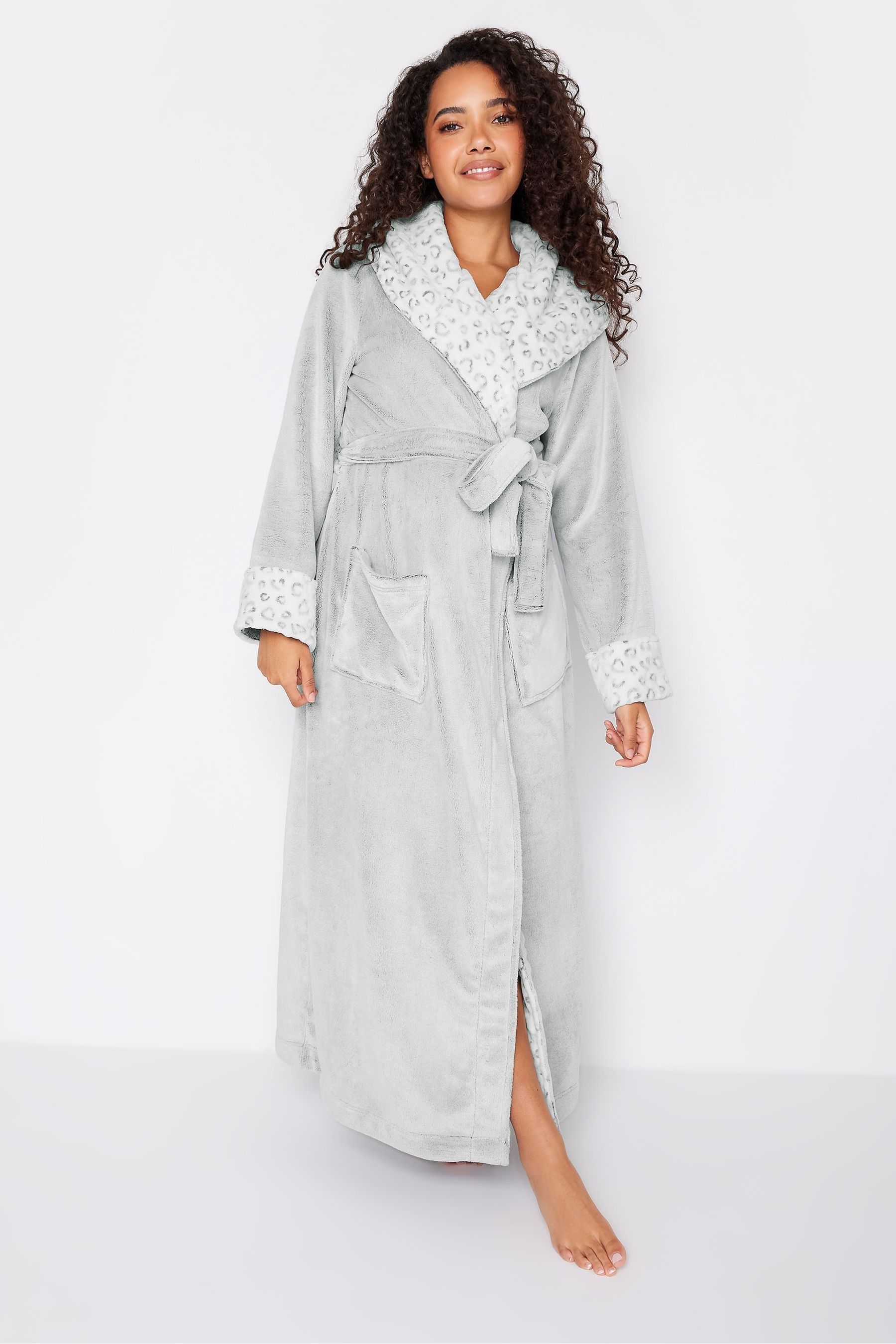 M&co mens dressing top gowns