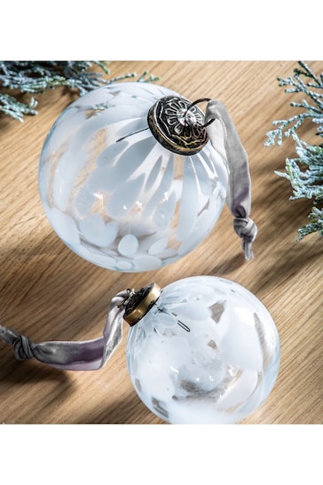 Gallery Home White Christmas Cransford Baubles (Set of 6) 80x80x80mm