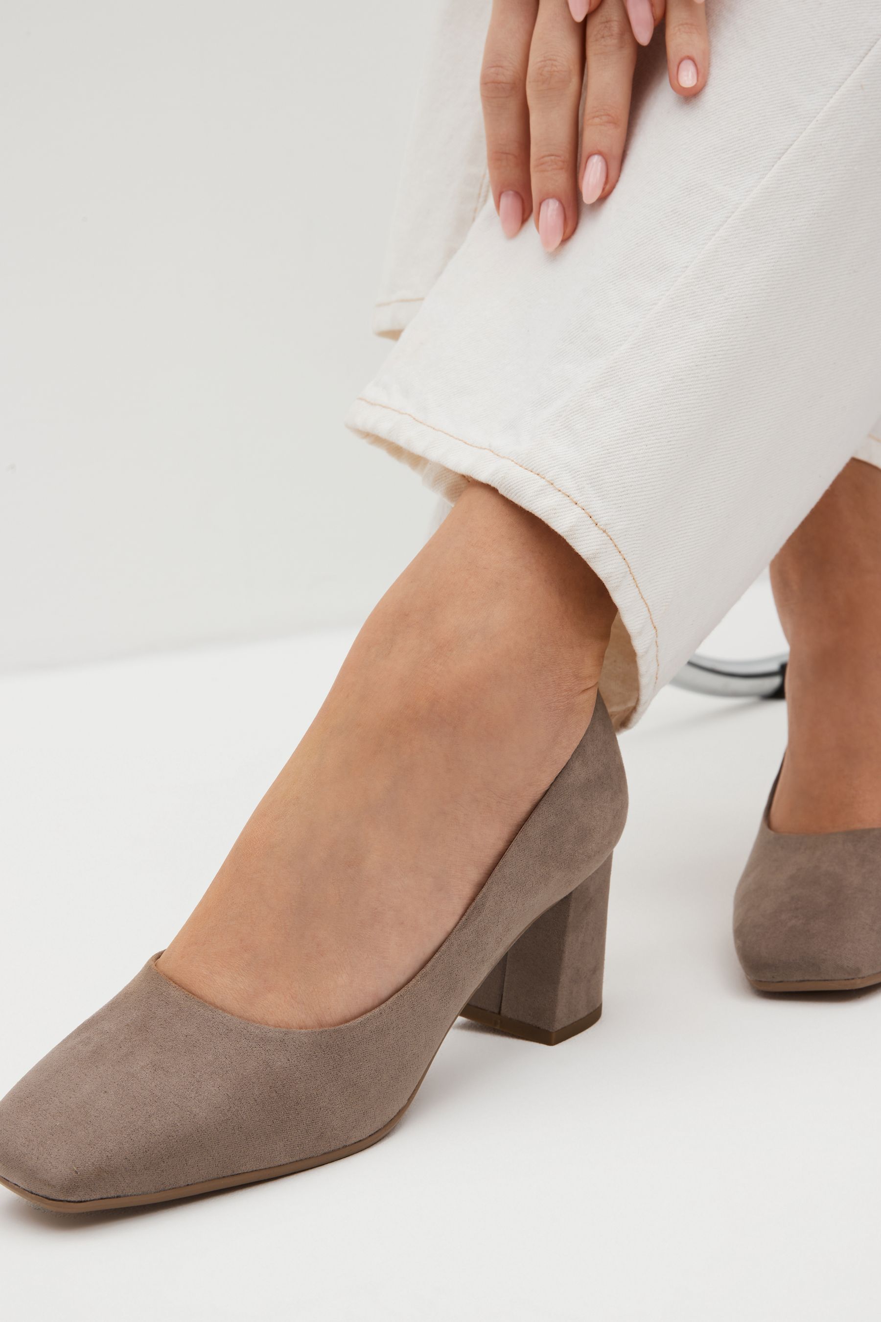 Mink suede court shoes 2025