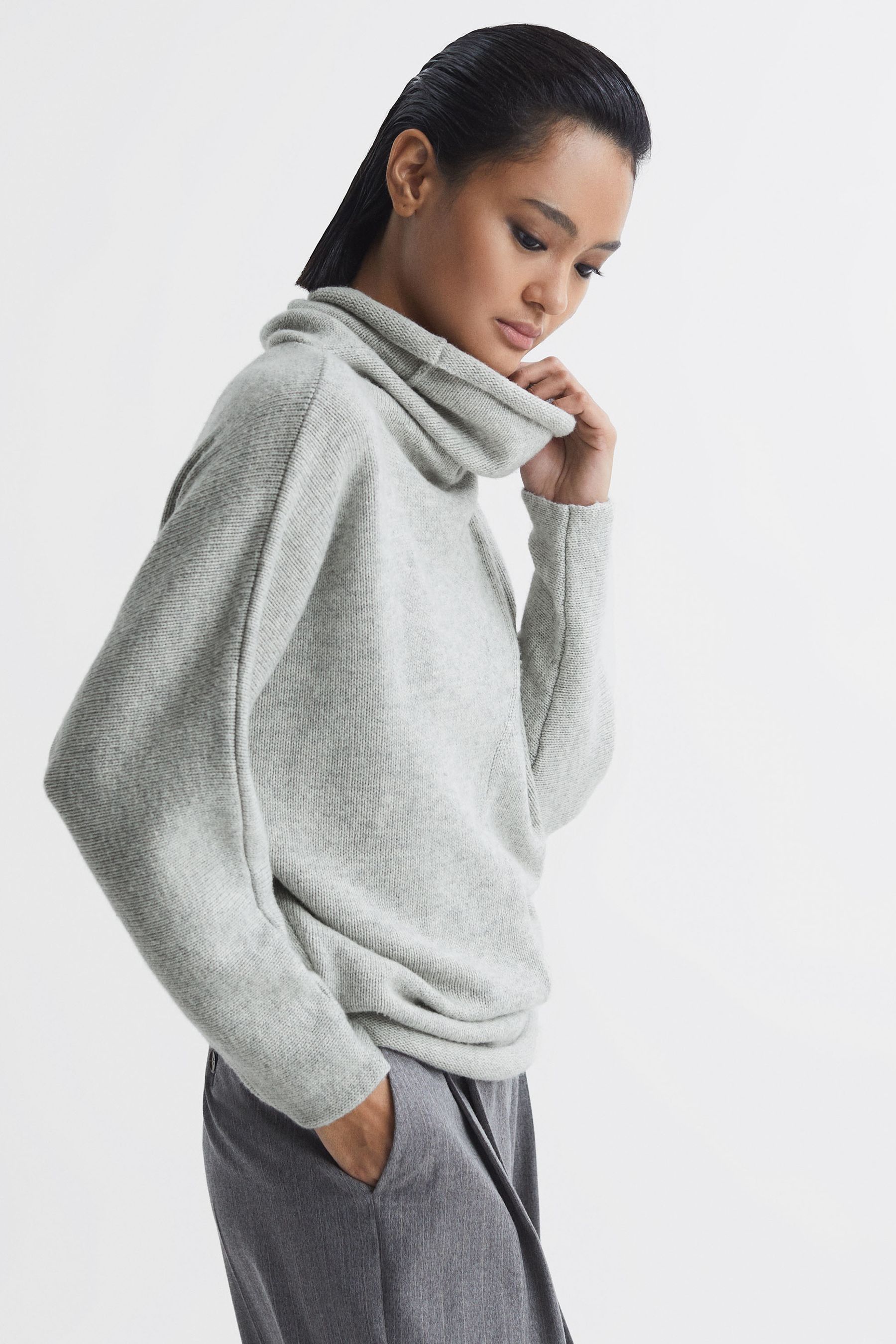 Light grey 2025 turtleneck sweater