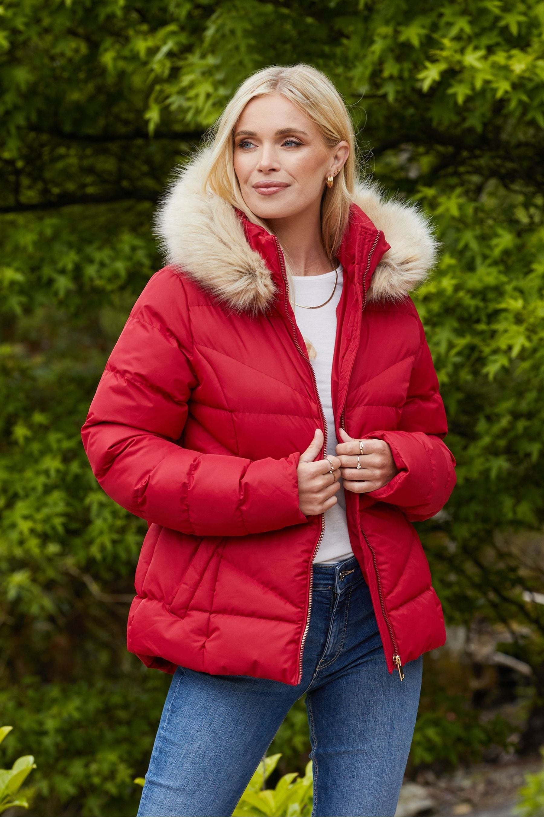 Red fur trim best sale coat