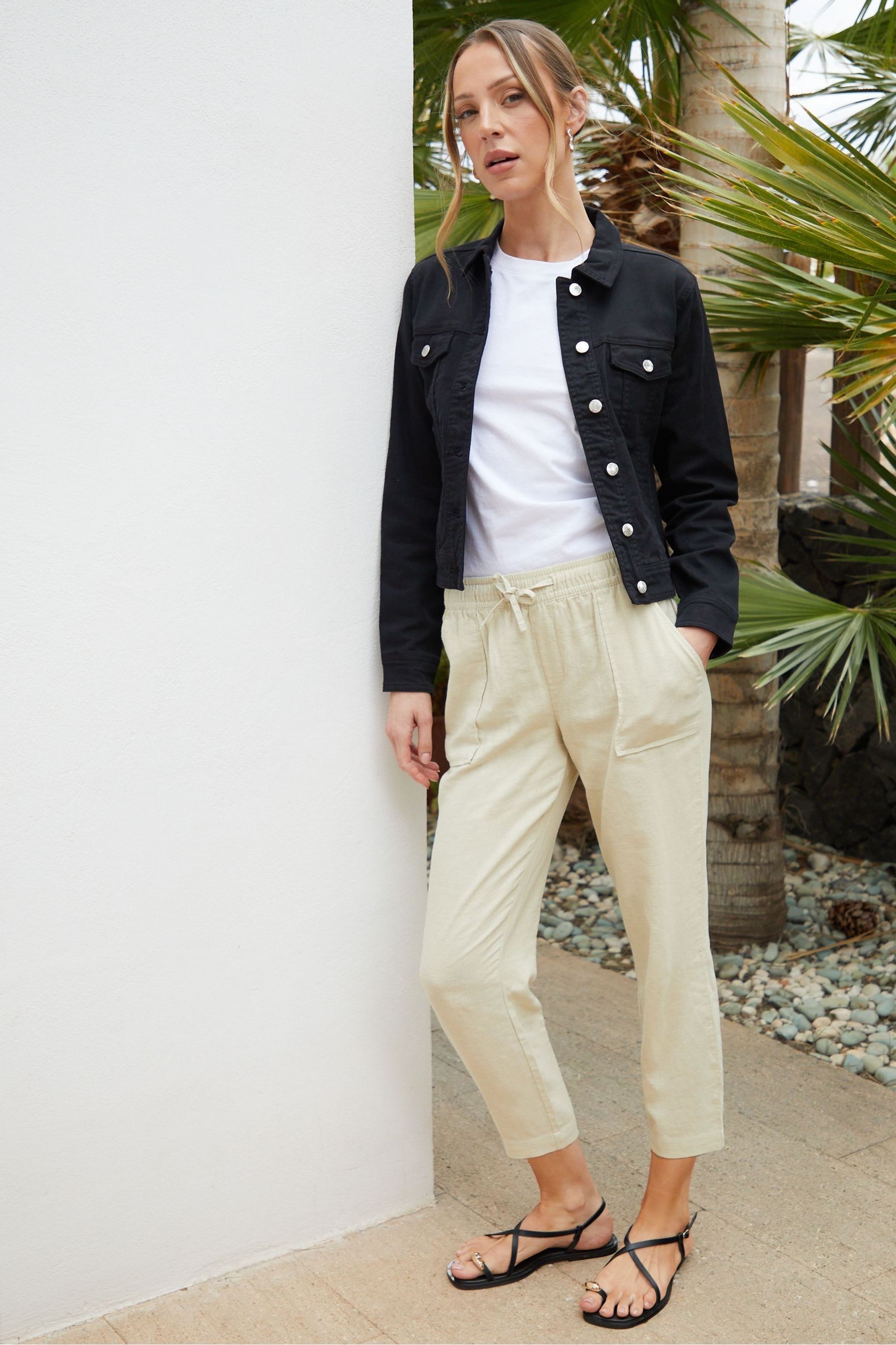Cream tapered trousers top