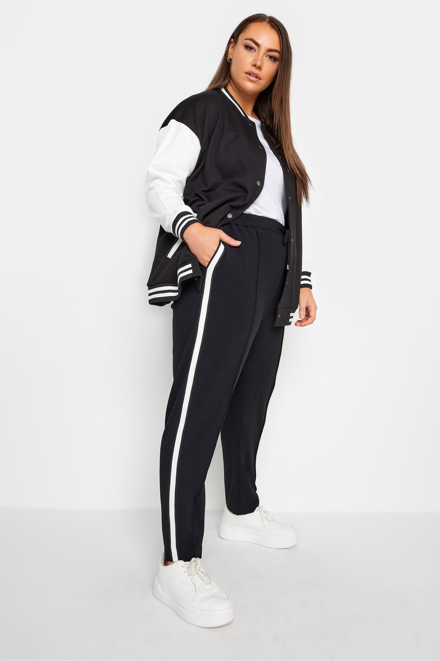 Jogging trousers shop with side stripe