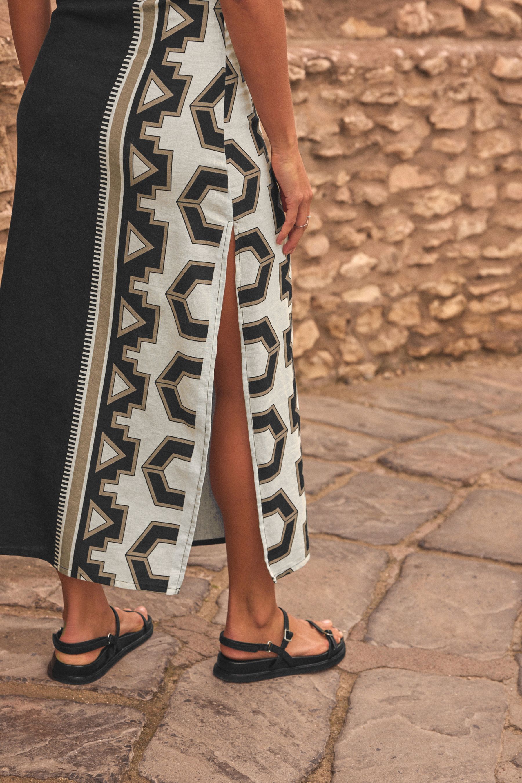 Black and white slip dress store