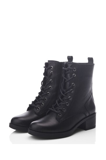 Moda in Pelle Calia Lace-Up Leather Ankle Boots