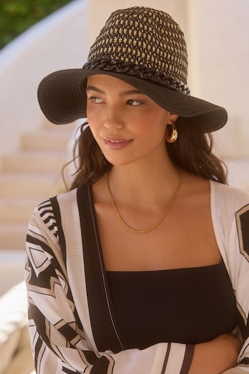 Black Panama Hat With Chain