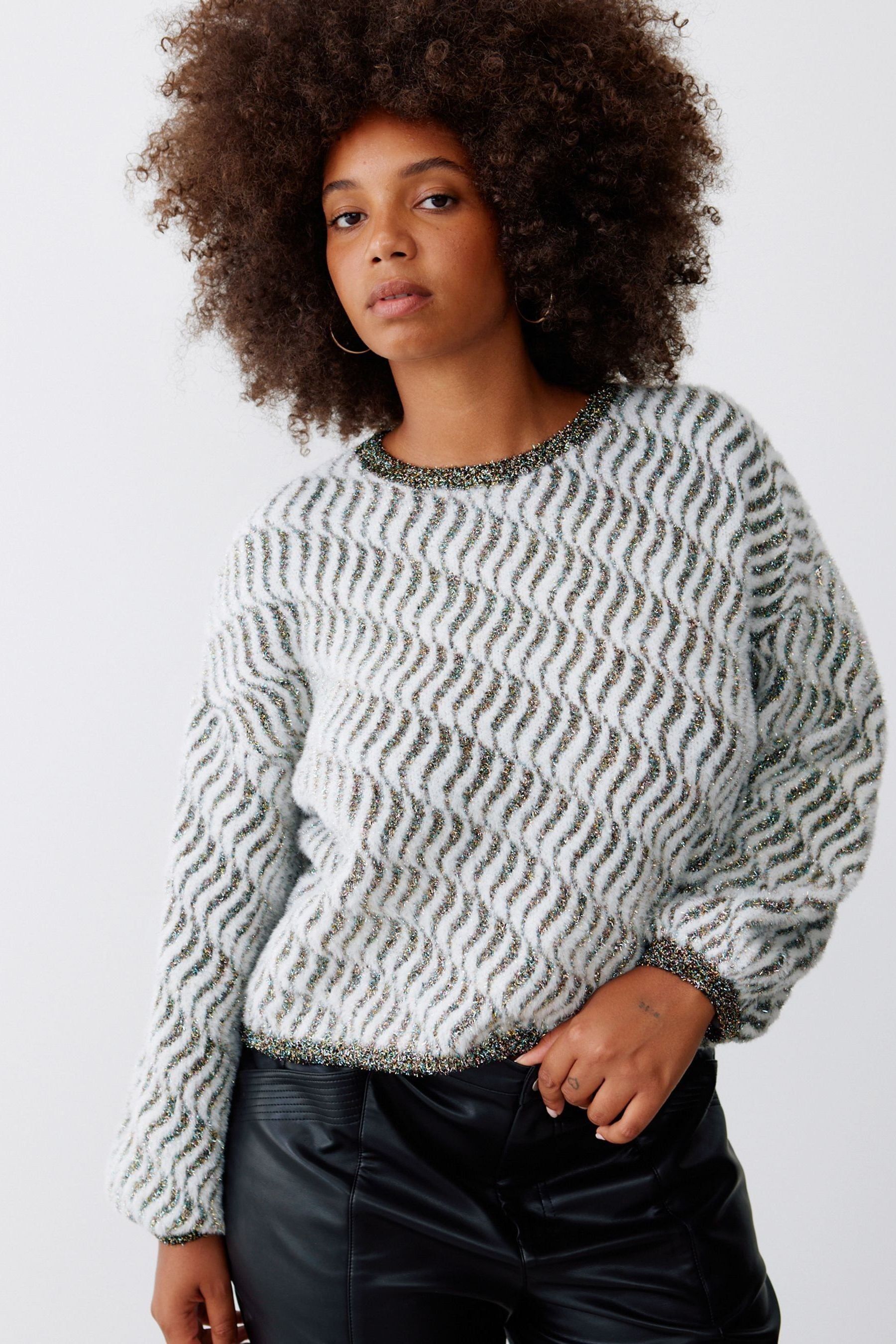 Oliver bonas sweater sales